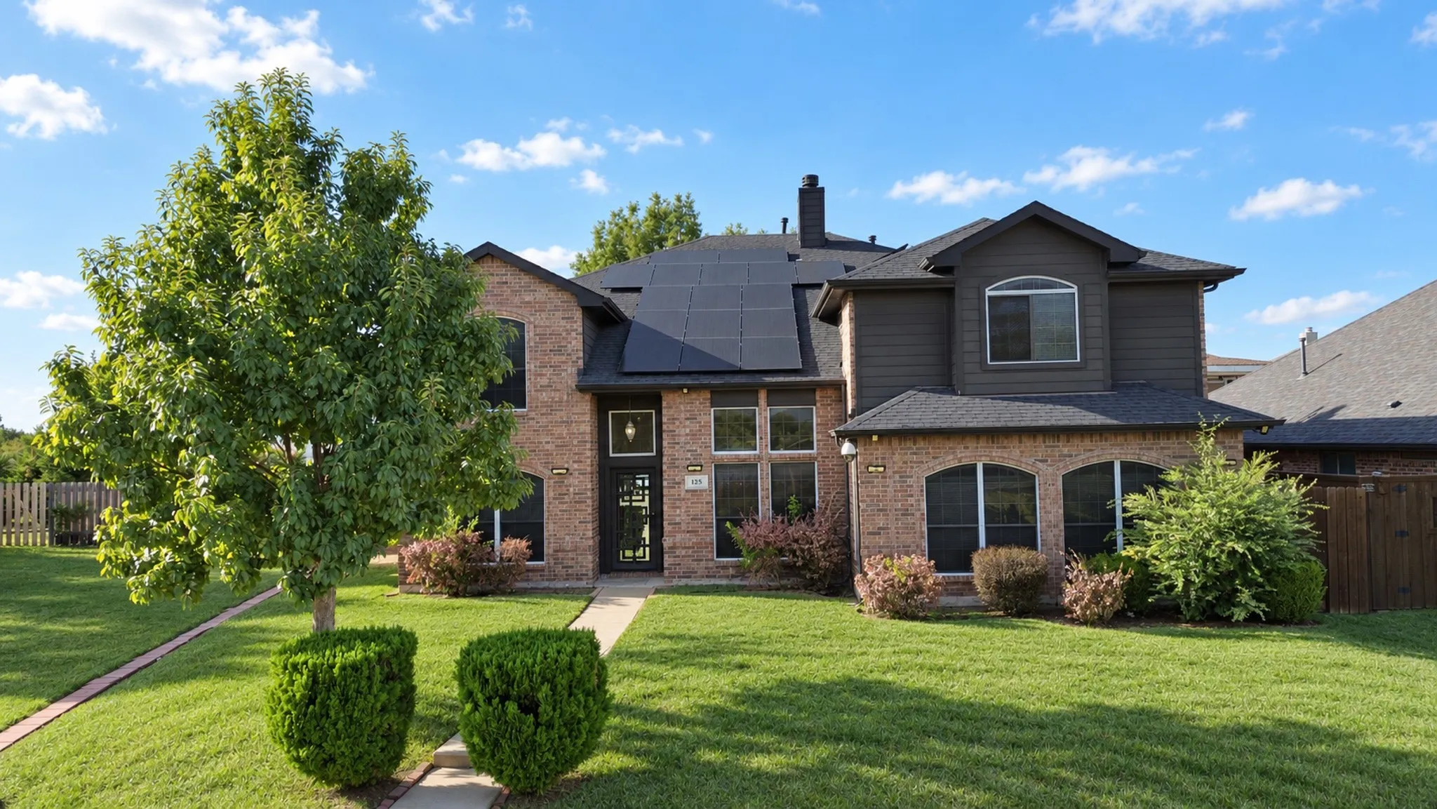 Single Family Residence For Sale in Rockwall County , 125 Lanshire Drive, Rockwall, Texas 75032, 5 Bedroom, 4 Bathroom, 2 Garage spaces, 3,522 Sqft, built in 2005, mls#21412157, Real Estate Agent in Rockwall, Homes For Sale in Rockwall county, Homes For Sale in Rockwall, Realtor in Rockwall Texas, Real Estate Brokerage Independent Realty Texas, Luminita Cordes Realtor