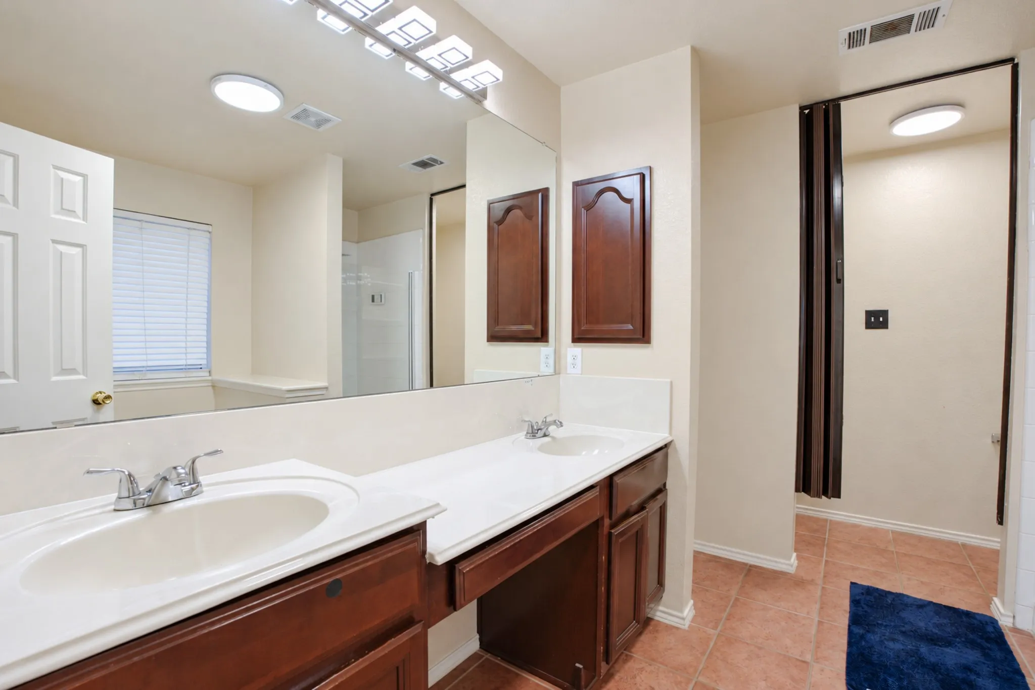Single Family Residence For Sale in Rockwall County , 125 Lanshire Drive, Rockwall, Texas 75032, 5 Bedroom, 4 Bathroom, 2 Garage spaces, 3,522 Sqft, built in 2005, mls#21412157, Real Estate Agent in Rockwall, Homes For Sale in Rockwall county, Homes For Sale in Rockwall, Realtor in Rockwall Texas, Real Estate Brokerage Independent Realty Texas, Luminita Cordes Realtor