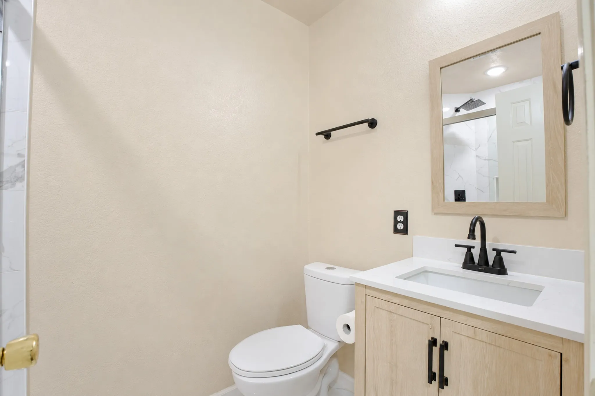 Single Family Residence For Sale in Rockwall County , 125 Lanshire Drive, Rockwall, Texas 75032, 5 Bedroom, 4 Bathroom, 2 Garage spaces, 3,522 Sqft, built in 2005, mls#21412157, Real Estate Agent in Rockwall, Homes For Sale in Rockwall county, Homes For Sale in Rockwall, Realtor in Rockwall Texas, Real Estate Brokerage Independent Realty Texas, Luminita Cordes Realtor
