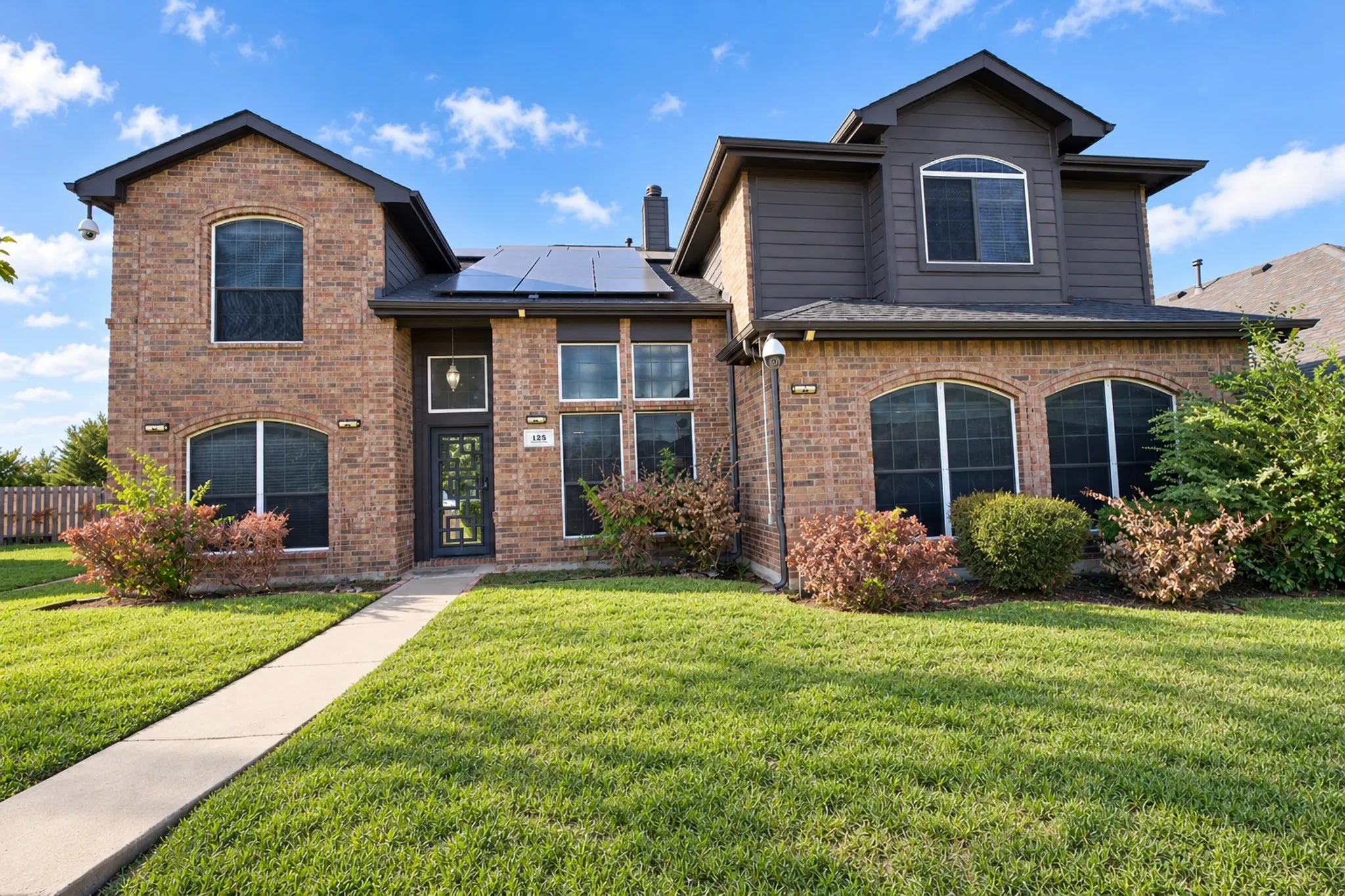 Single Family Residence For Sale in Rockwall County , 125 Lanshire Drive, Rockwall, Texas 75032, 5 Bedroom, 4 Bathroom, 2 Garage spaces, 3,522 Sqft, built in 2005, mls#21412157, Real Estate Agent in Rockwall, Homes For Sale in Rockwall county, Homes For Sale in Rockwall, Realtor in Rockwall Texas, Real Estate Brokerage Independent Realty Texas, Luminita Cordes Realtor