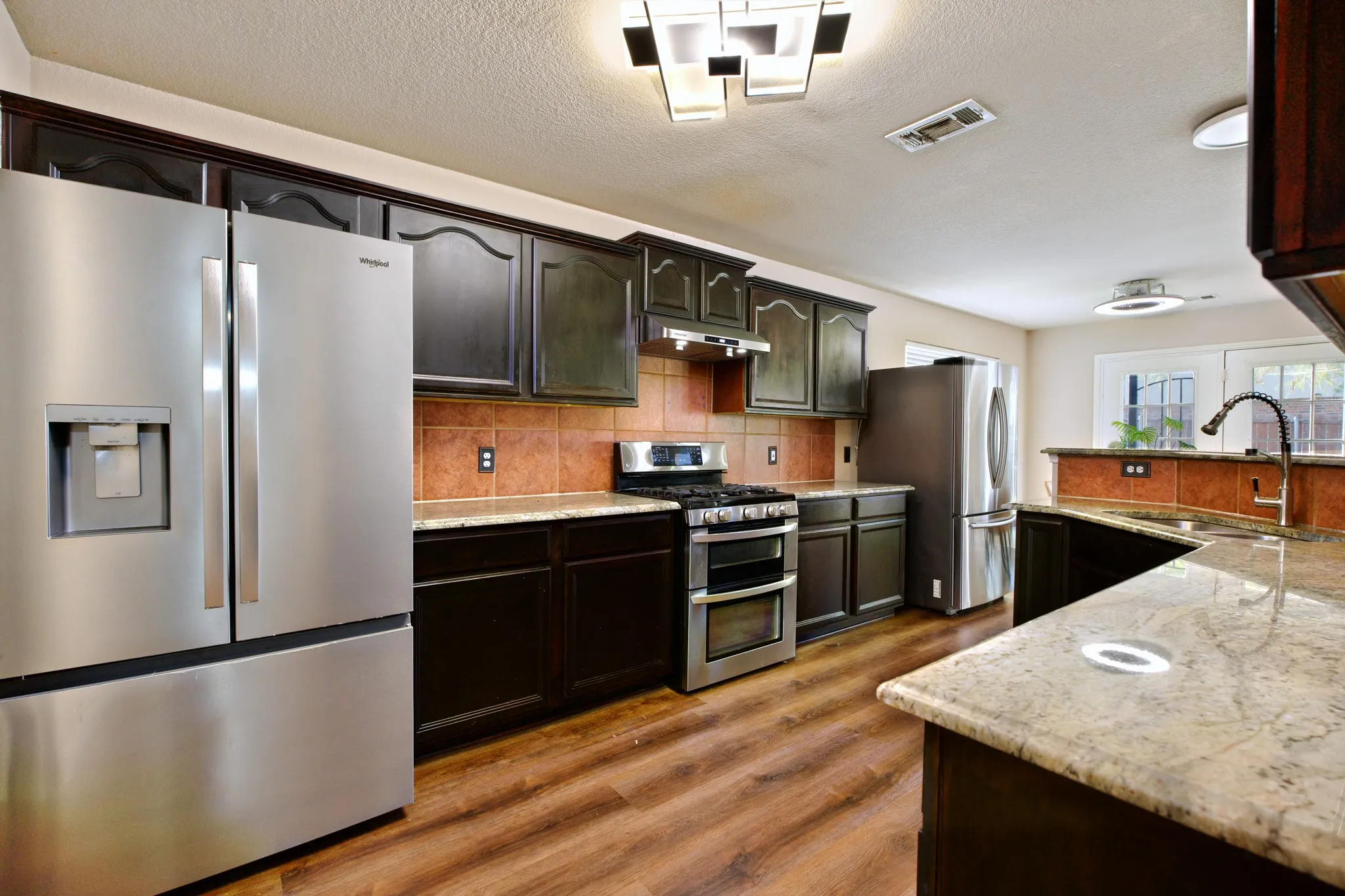 Single Family Residence For Sale in Rockwall County , 125 Lanshire Drive, Rockwall, Texas 75032, 5 Bedroom, 4 Bathroom, 2 Garage spaces, 3,522 Sqft, built in 2005, mls#21412157, Real Estate Agent in Rockwall, Homes For Sale in Rockwall county, Homes For Sale in Rockwall, Realtor in Rockwall Texas, Real Estate Brokerage Independent Realty Texas, Luminita Cordes Realtor