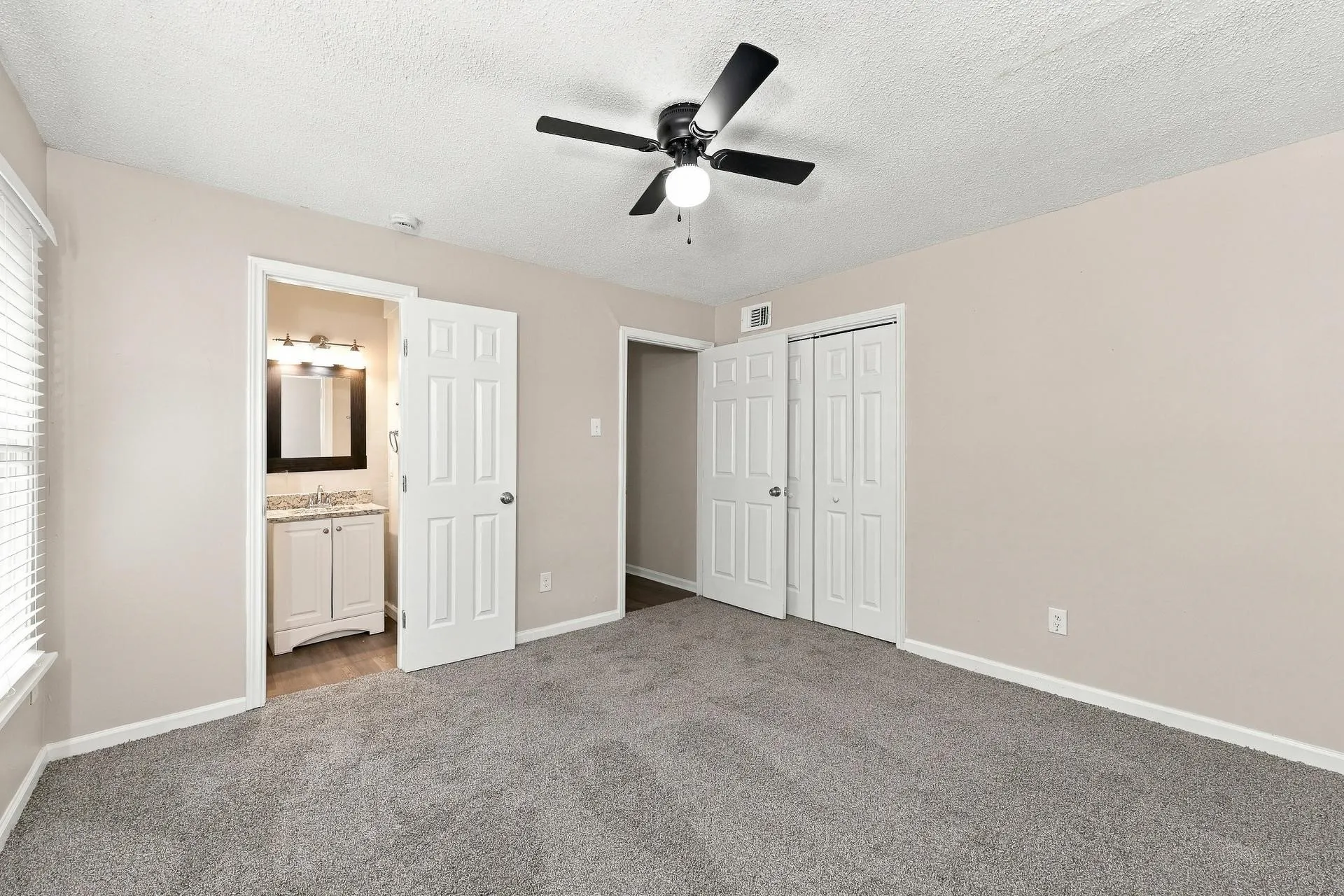 Single Family Residence For Sale in Dallas County , 2118 Bergstrom Drive, Dallas, Texas 75227, 3 Bedroom, 2 Bathroom, 1 Garage spaces, 1,135 Sqft, built in 1953, mls#21411860, Real Estate Agent in Dallas, Homes For Sale in Dallas county, Homes For Sale in Dallas, Realtor in Dallas Texas, Real Estate Brokerage Independent Realty Texas, Luminita Cordes Realtor
