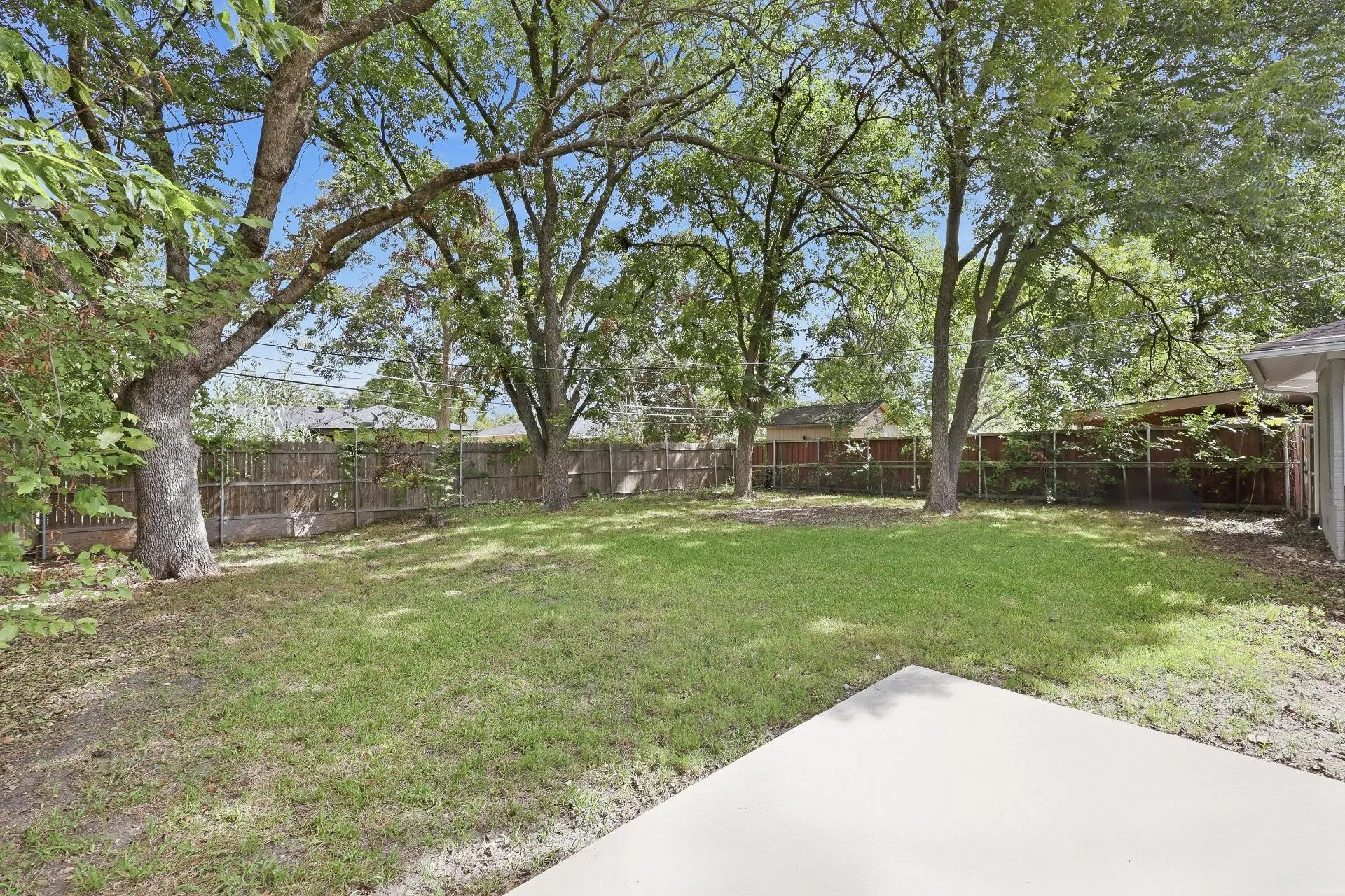 Single Family Residence For Sale in Dallas County , 2118 Bergstrom Drive, Dallas, Texas 75227, 3 Bedroom, 2 Bathroom, 1 Garage spaces, 1,135 Sqft, built in 1953, mls#21411860, Real Estate Agent in Dallas, Homes For Sale in Dallas county, Homes For Sale in Dallas, Realtor in Dallas Texas, Real Estate Brokerage Independent Realty Texas, Luminita Cordes Realtor