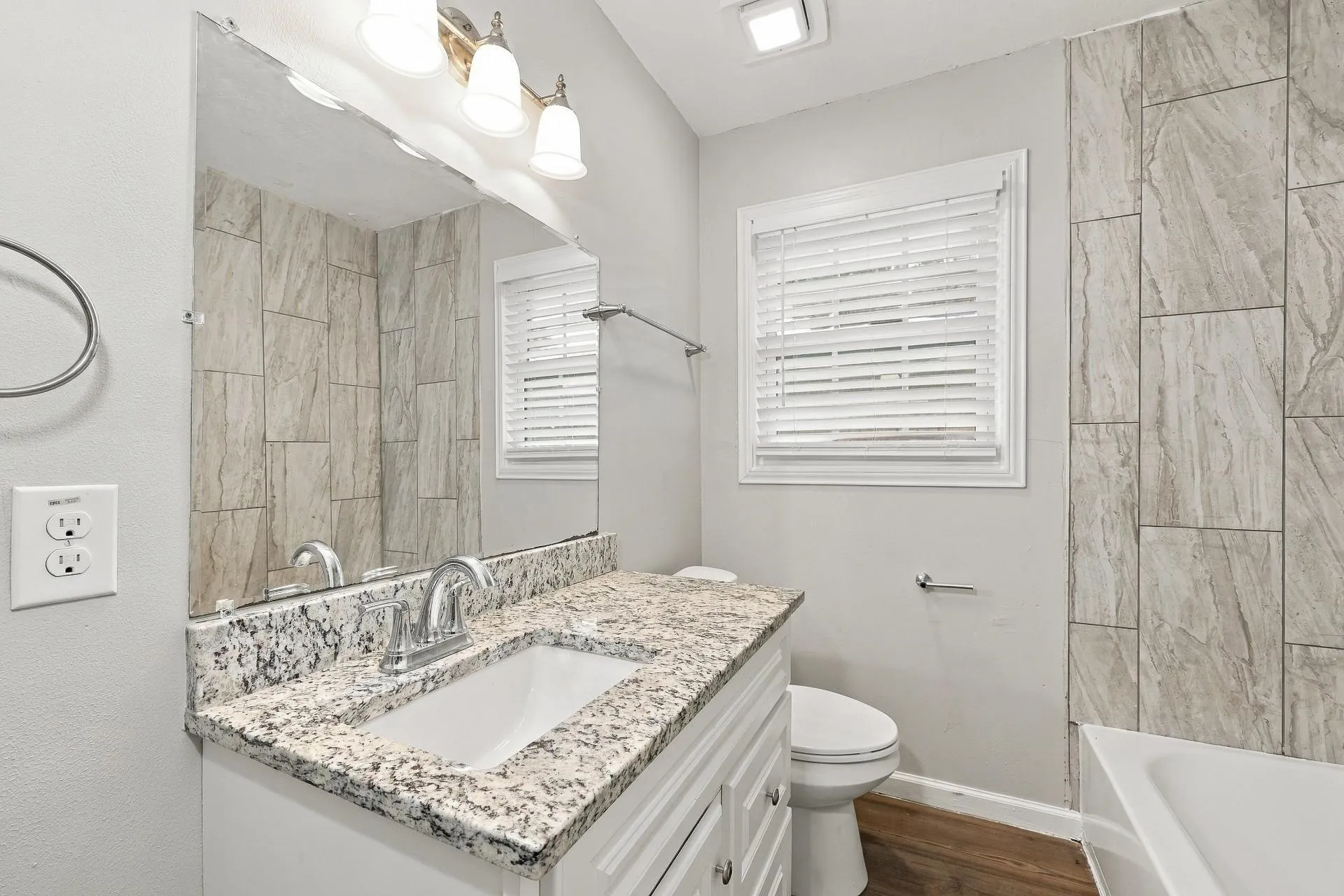 Single Family Residence For Sale in Dallas County , 2118 Bergstrom Drive, Dallas, Texas 75227, 3 Bedroom, 2 Bathroom, 1 Garage spaces, 1,135 Sqft, built in 1953, mls#21411860, Real Estate Agent in Dallas, Homes For Sale in Dallas county, Homes For Sale in Dallas, Realtor in Dallas Texas, Real Estate Brokerage Independent Realty Texas, Luminita Cordes Realtor