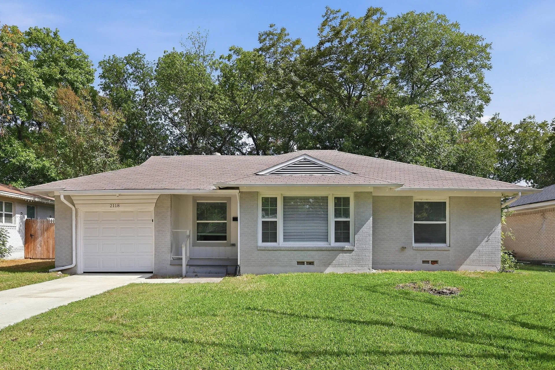 Single Family Residence For Sale in Dallas County , 2118 Bergstrom Drive, Dallas, Texas 75227, 3 Bedroom, 2 Bathroom, 1 Garage spaces, 1,135 Sqft, built in 1953, mls#21411860, Real Estate Agent in Dallas, Homes For Sale in Dallas county, Homes For Sale in Dallas, Realtor in Dallas Texas, Real Estate Brokerage Independent Realty Texas, Luminita Cordes Realtor