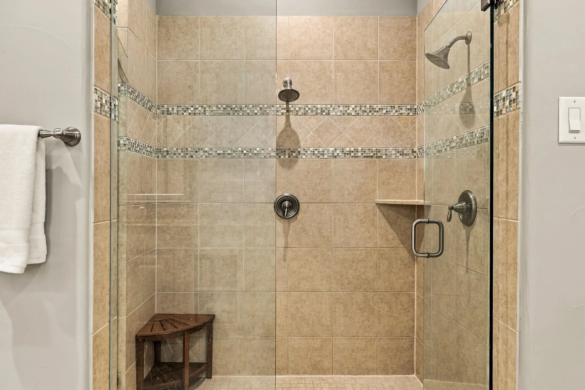 Single Family Residence For Sale in Denton County , 4035 Ferndale Lane, Frisco, Texas 75034, 4 Bedroom, 5 Bathroom, 3 Garage spaces, 4,573 Sqft, built in 2013, mls#21411166, Real Estate Agent in Frisco, Homes For Sale in Denton county, Homes For Sale in Frisco, Realtor in Frisco Texas, Real Estate Brokerage Independent Realty Texas, Luminita Cordes Realtor
