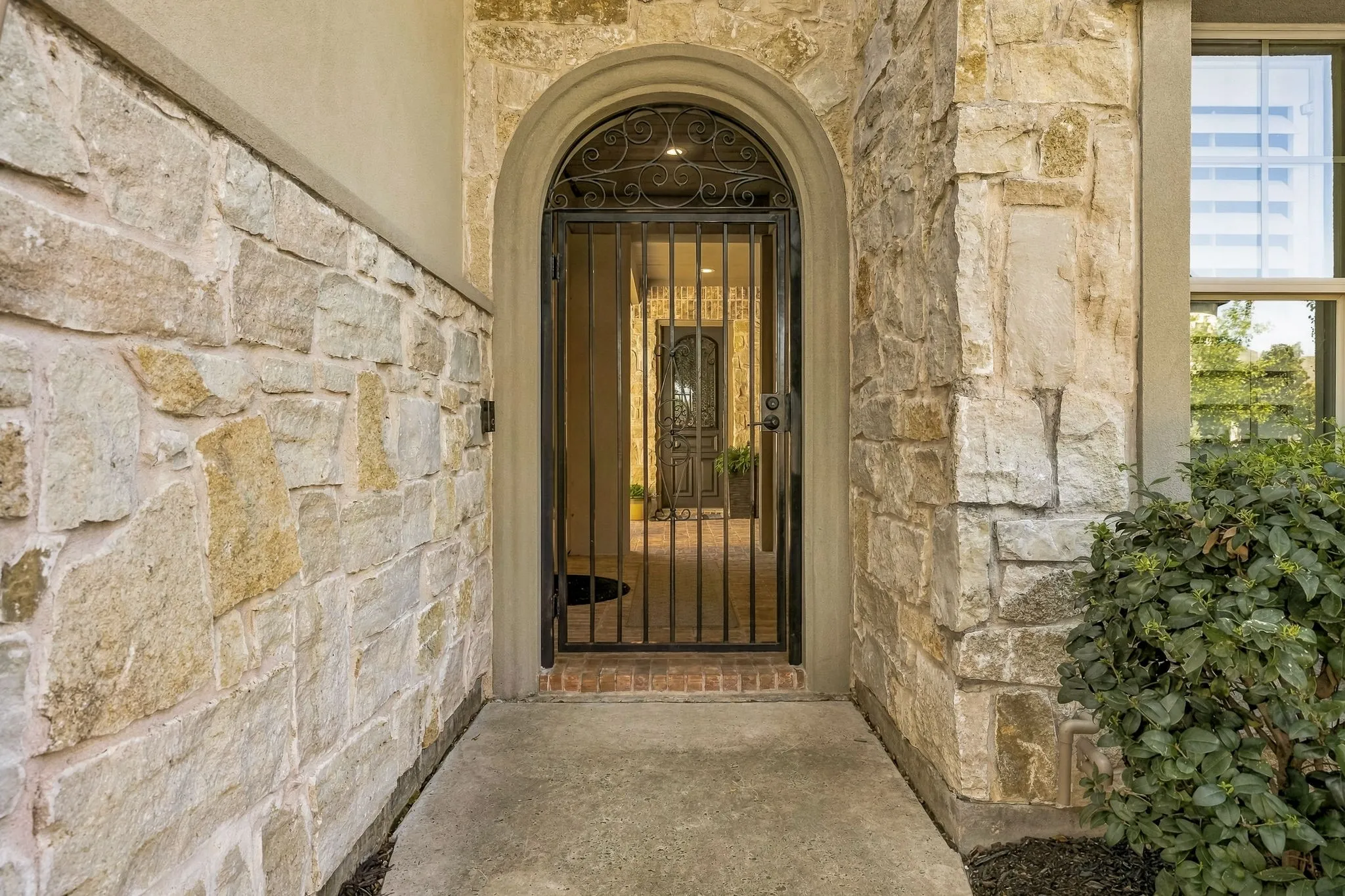 Single Family Residence For Sale in Denton County , 4035 Ferndale Lane, Frisco, Texas 75034, 4 Bedroom, 5 Bathroom, 3 Garage spaces, 4,573 Sqft, built in 2013, mls#21411166, Real Estate Agent in Frisco, Homes For Sale in Denton county, Homes For Sale in Frisco, Realtor in Frisco Texas, Real Estate Brokerage Independent Realty Texas, Luminita Cordes Realtor