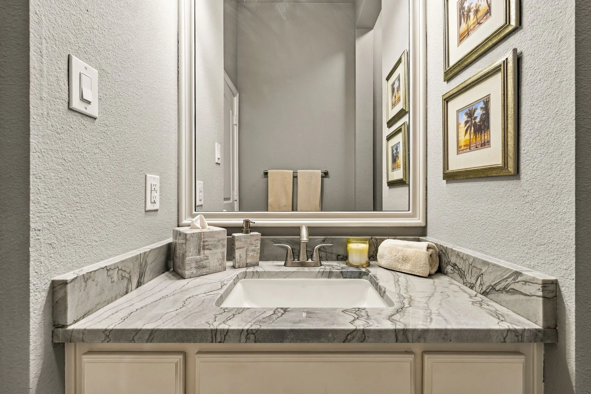 Single Family Residence For Sale in Denton County , 4035 Ferndale Lane, Frisco, Texas 75034, 4 Bedroom, 5 Bathroom, 3 Garage spaces, 4,573 Sqft, built in 2013, mls#21411166, Real Estate Agent in Frisco, Homes For Sale in Denton county, Homes For Sale in Frisco, Realtor in Frisco Texas, Real Estate Brokerage Independent Realty Texas, Luminita Cordes Realtor