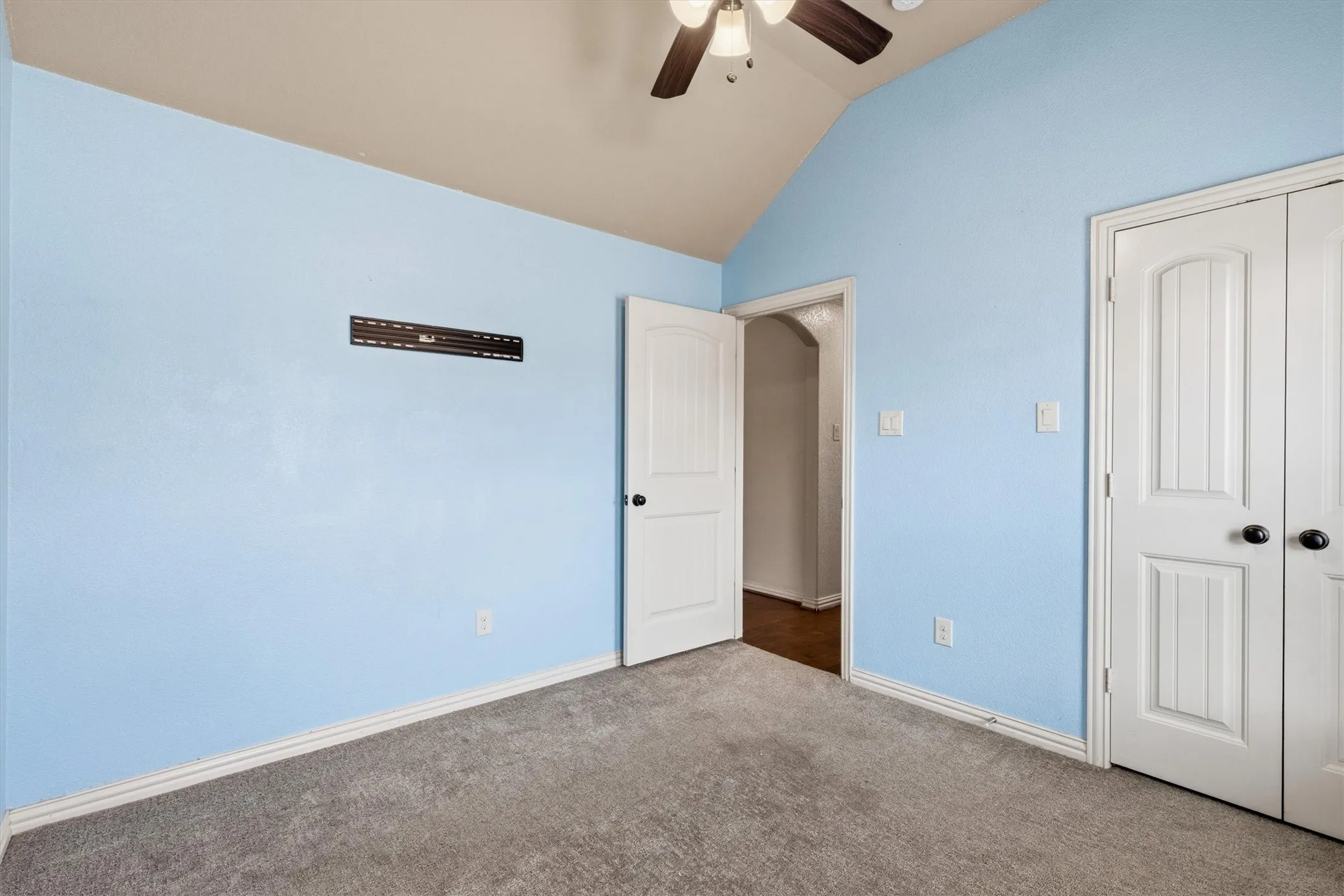 Single Family Residence For Sale in Parker County , 2122 Valley Drive, Weatherford, Texas 76087, 4 Bedroom, 2 Bathroom, 2 Garage spaces, 1,848 Sqft, built in 2016, mls#21409999, Real Estate Agent in Weatherford, Homes For Sale in Parker county, Homes For Sale in Weatherford, Realtor in Weatherford Texas, Real Estate Brokerage Independent Realty Texas, Luminita Cordes Realtor
