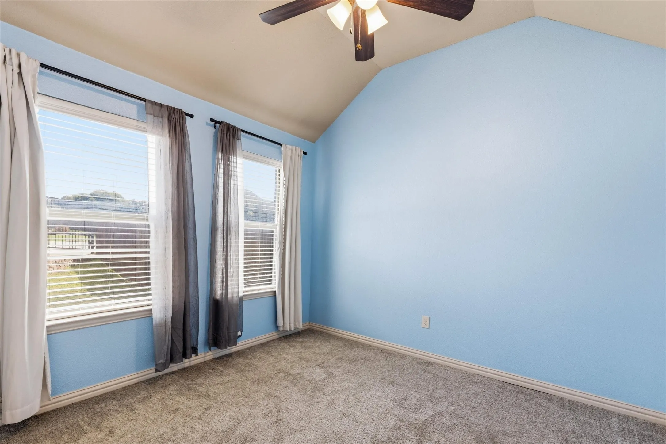 Single Family Residence For Sale in Parker County , 2122 Valley Drive, Weatherford, Texas 76087, 4 Bedroom, 2 Bathroom, 2 Garage spaces, 1,848 Sqft, built in 2016, mls#21409999, Real Estate Agent in Weatherford, Homes For Sale in Parker county, Homes For Sale in Weatherford, Realtor in Weatherford Texas, Real Estate Brokerage Independent Realty Texas, Luminita Cordes Realtor