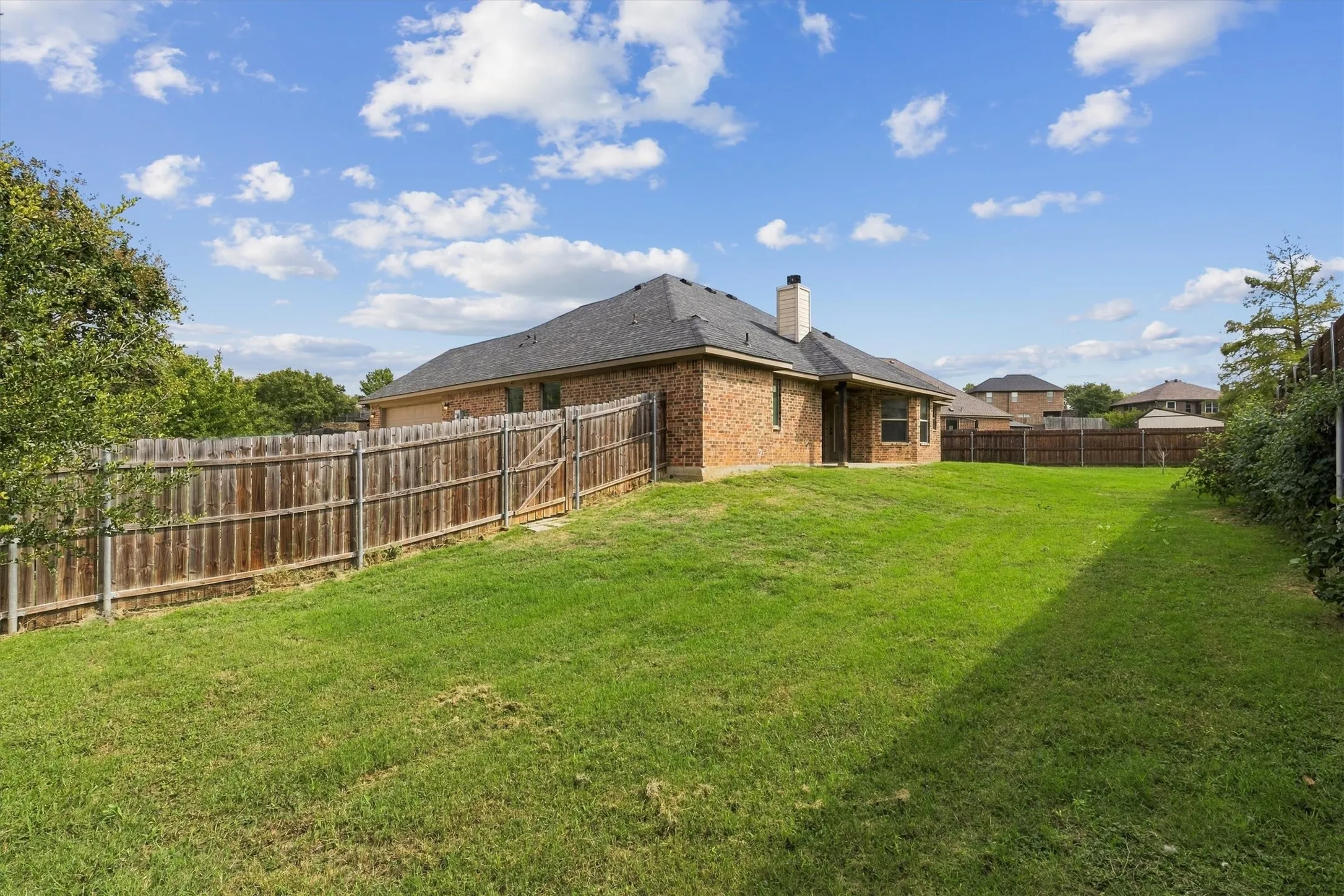 Single Family Residence For Sale in Parker County , 2122 Valley Drive, Weatherford, Texas 76087, 4 Bedroom, 2 Bathroom, 2 Garage spaces, 1,848 Sqft, built in 2016, mls#21409999, Real Estate Agent in Weatherford, Homes For Sale in Parker county, Homes For Sale in Weatherford, Realtor in Weatherford Texas, Real Estate Brokerage Independent Realty Texas, Luminita Cordes Realtor