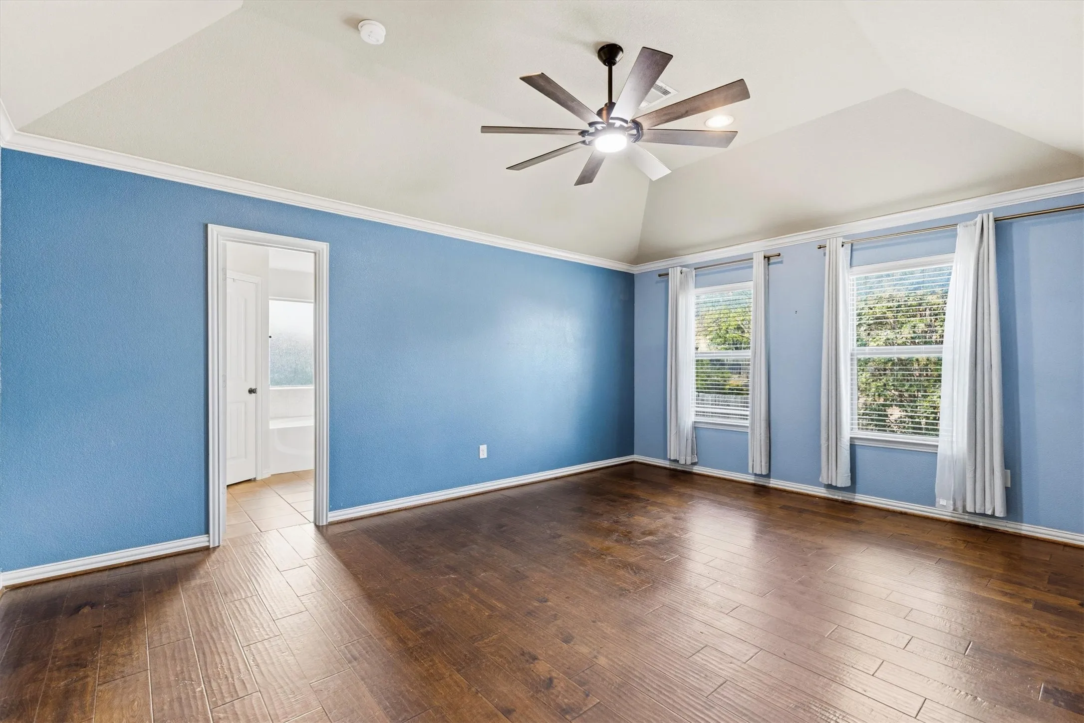 Single Family Residence For Sale in Parker County , 2122 Valley Drive, Weatherford, Texas 76087, 4 Bedroom, 2 Bathroom, 2 Garage spaces, 1,848 Sqft, built in 2016, mls#21409999, Real Estate Agent in Weatherford, Homes For Sale in Parker county, Homes For Sale in Weatherford, Realtor in Weatherford Texas, Real Estate Brokerage Independent Realty Texas, Luminita Cordes Realtor