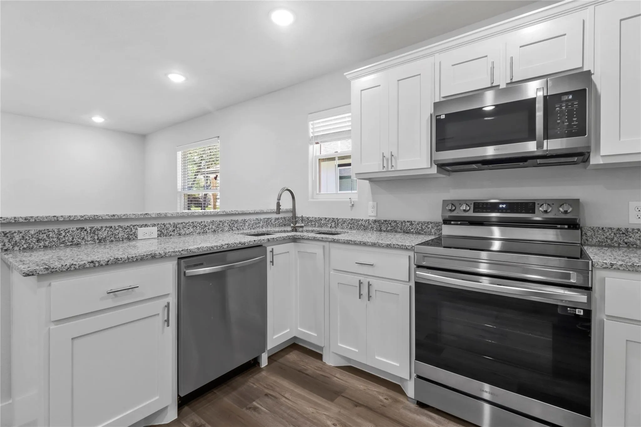 Duplex For Rent in Fannin County , 406 W 6th Street 2, Bonham, Texas 75418, 3 Bedroom, 2 Bathroom, Garage spaces, 1,198 Sqft, built in 2024, mls#21412197, Real Estate Agent in Bonham, Homes For Rent in Fannin county, Homes For Rent in Bonham, Realtor in Bonham Texas, Real Estate Brokerage Independent Realty Texas, Luminita Cordes Realtor
