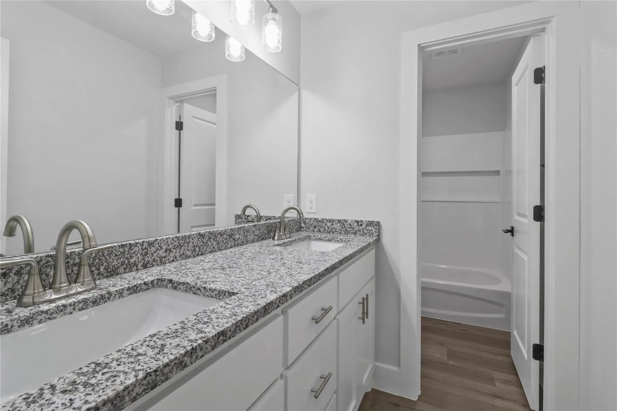Duplex For Rent in Fannin County , 406 W 6th Street 2, Bonham, Texas 75418, 3 Bedroom, 2 Bathroom, Garage spaces, 1,198 Sqft, built in 2024, mls#21412197, Real Estate Agent in Bonham, Homes For Rent in Fannin county, Homes For Rent in Bonham, Realtor in Bonham Texas, Real Estate Brokerage Independent Realty Texas, Luminita Cordes Realtor
