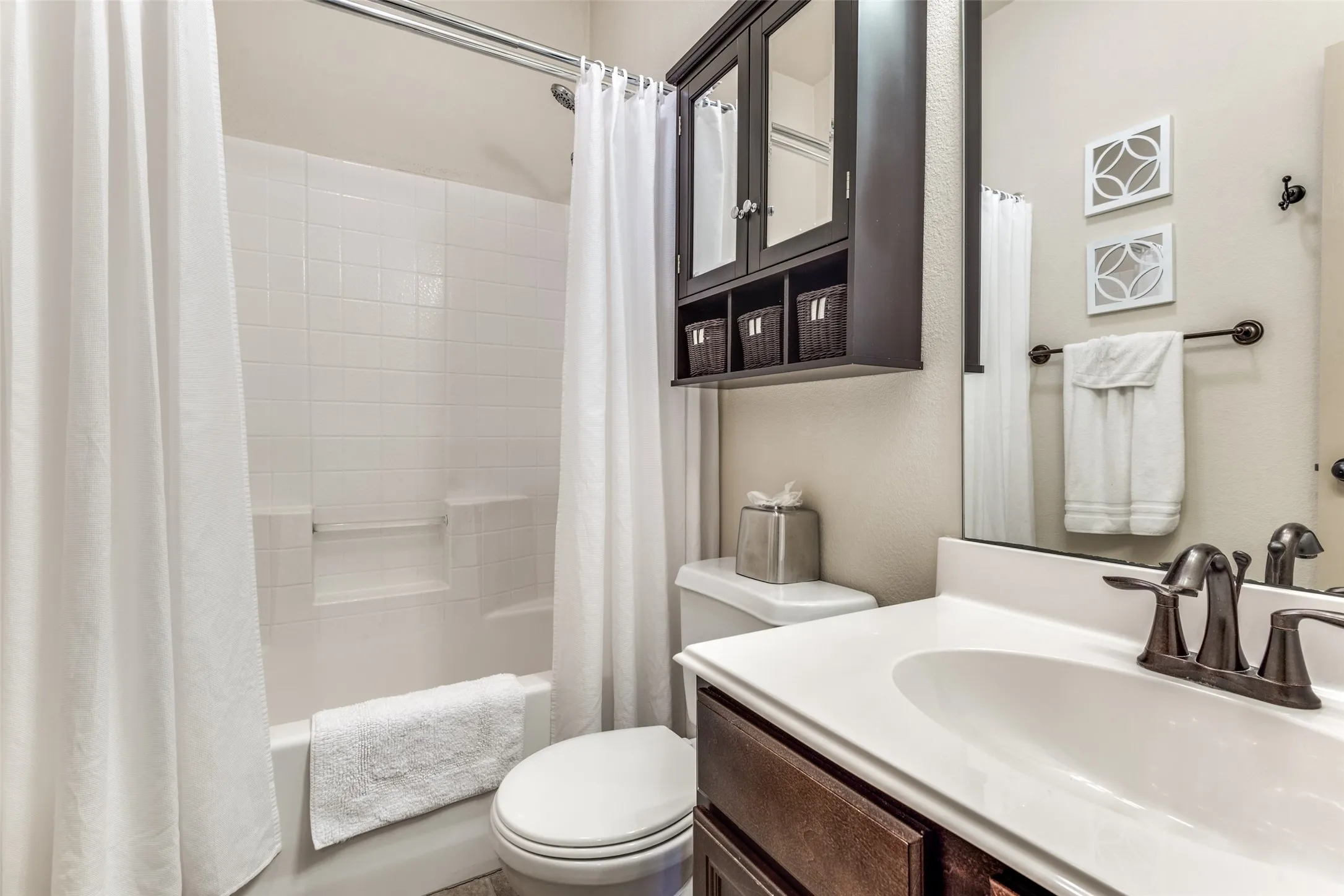 Townhouse For Rent in Dallas County , 3833 Marcillia Circle, Irving, Texas 75038, 3 Bedroom, 3 Bathroom, 2 Garage spaces, 1,800 Sqft, built in 2009, mls#21412188, Real Estate Agent in Irving, Homes For Rent in Dallas county, Homes For Rent in Irving, Realtor in Irving Texas, Real Estate Brokerage Independent Realty Texas, Luminita Cordes Realtor