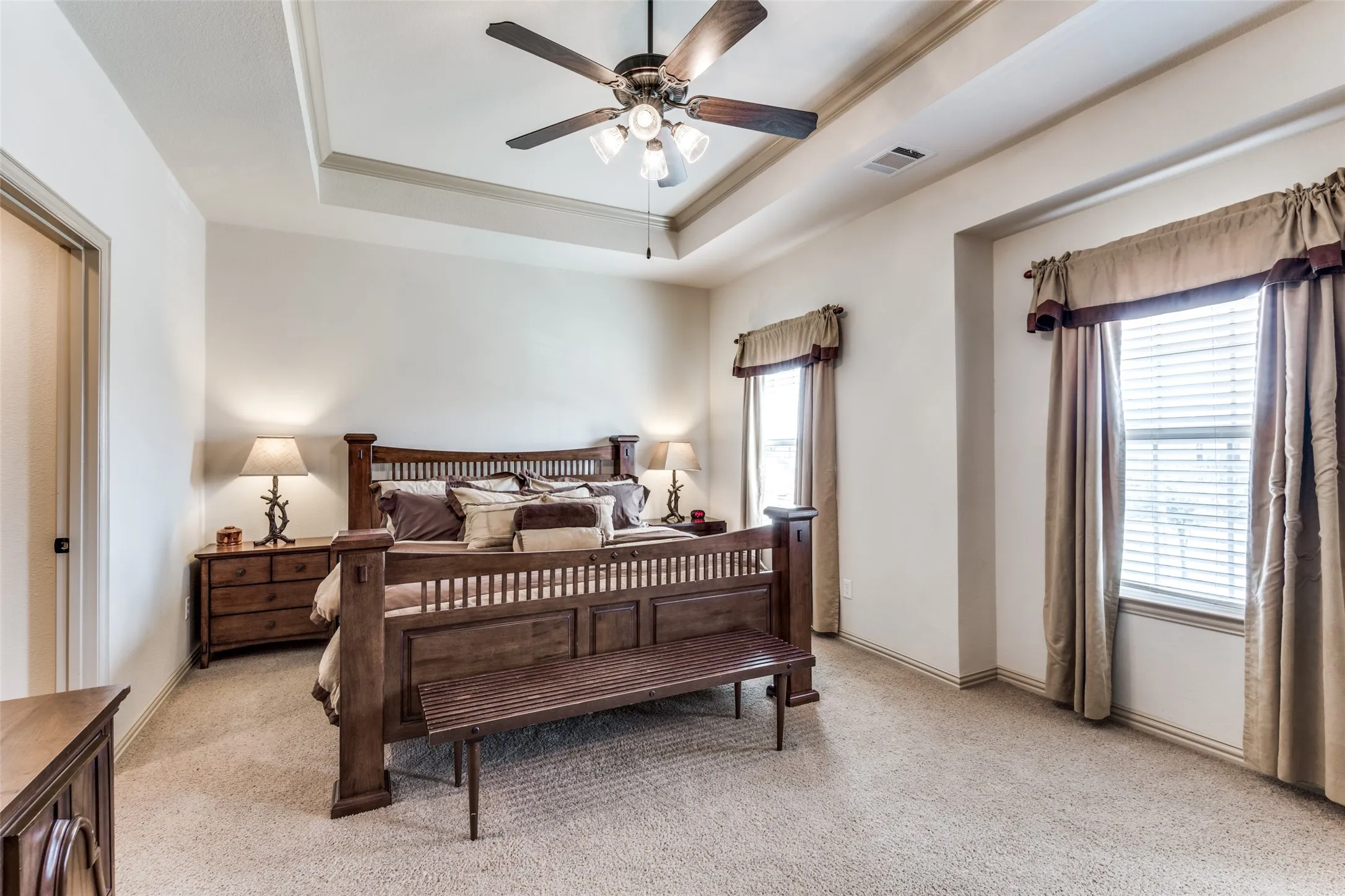 Townhouse For Rent in Dallas County , 3833 Marcillia Circle, Irving, Texas 75038, 3 Bedroom, 3 Bathroom, 2 Garage spaces, 1,800 Sqft, built in 2009, mls#21412188, Real Estate Agent in Irving, Homes For Rent in Dallas county, Homes For Rent in Irving, Realtor in Irving Texas, Real Estate Brokerage Independent Realty Texas, Luminita Cordes Realtor
