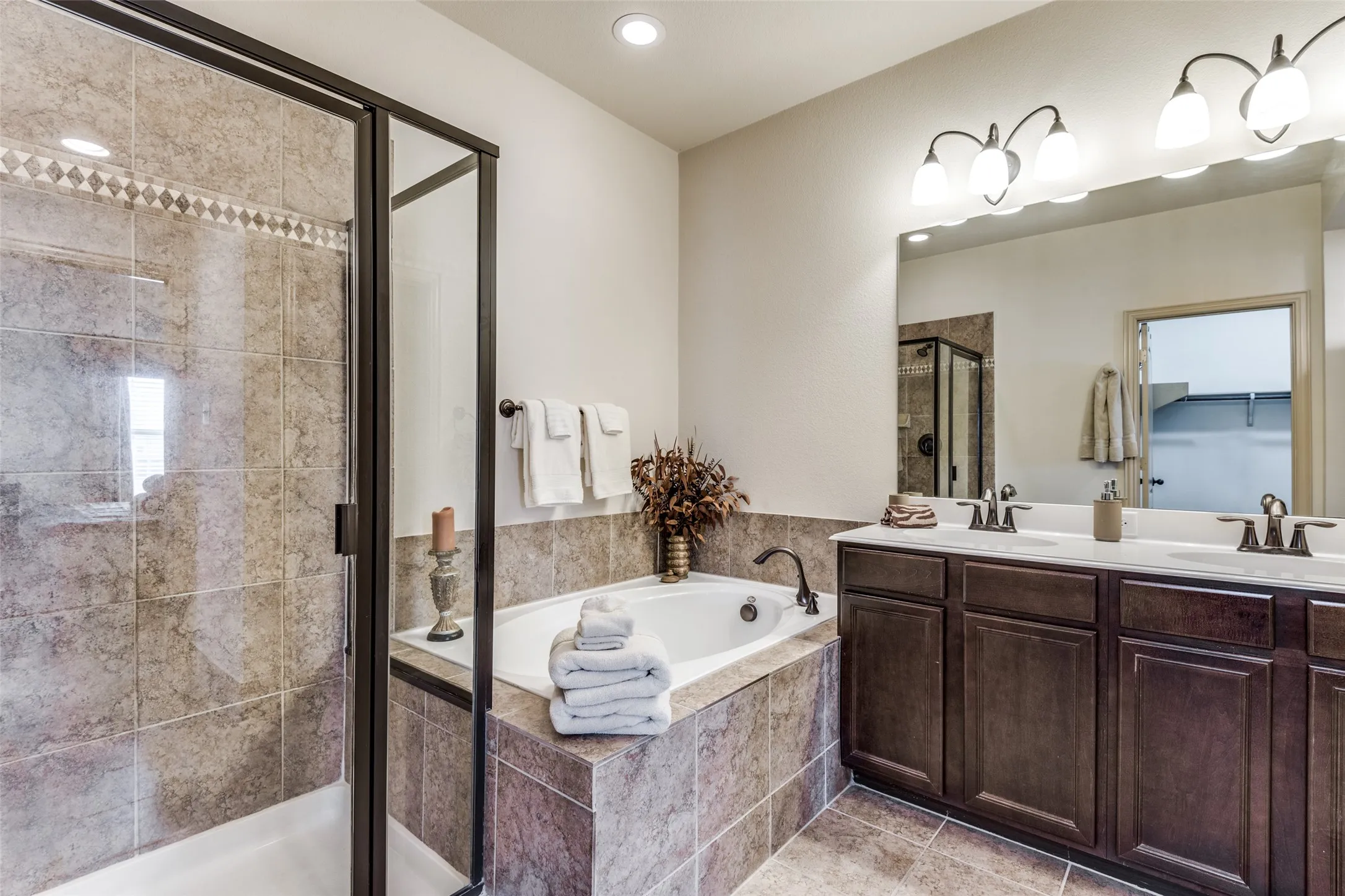 Townhouse For Rent in Dallas County , 3833 Marcillia Circle, Irving, Texas 75038, 3 Bedroom, 3 Bathroom, 2 Garage spaces, 1,800 Sqft, built in 2009, mls#21412188, Real Estate Agent in Irving, Homes For Rent in Dallas county, Homes For Rent in Irving, Realtor in Irving Texas, Real Estate Brokerage Independent Realty Texas, Luminita Cordes Realtor