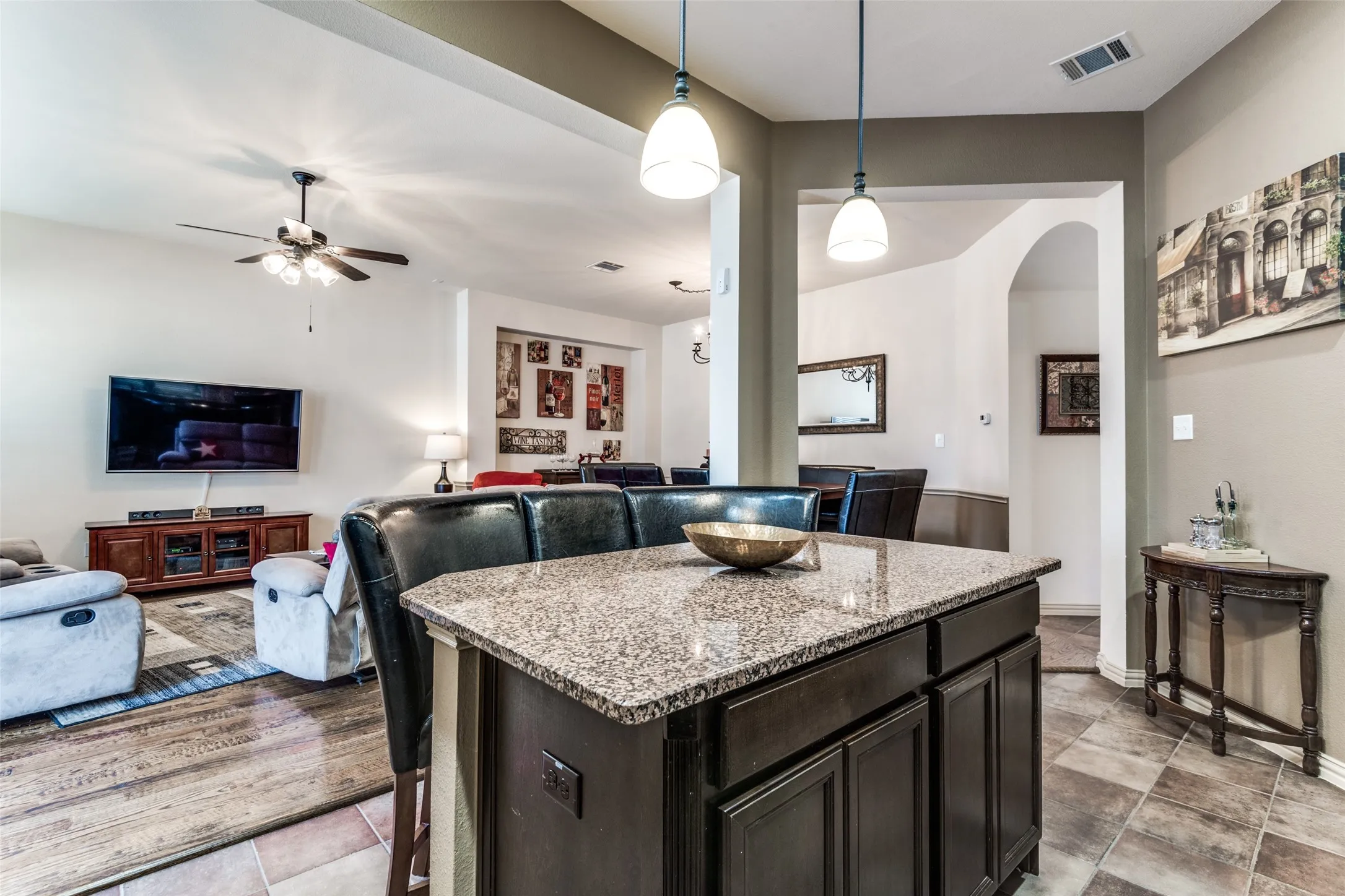 Townhouse For Rent in Dallas County , 3833 Marcillia Circle, Irving, Texas 75038, 3 Bedroom, 3 Bathroom, 2 Garage spaces, 1,800 Sqft, built in 2009, mls#21412188, Real Estate Agent in Irving, Homes For Rent in Dallas county, Homes For Rent in Irving, Realtor in Irving Texas, Real Estate Brokerage Independent Realty Texas, Luminita Cordes Realtor
