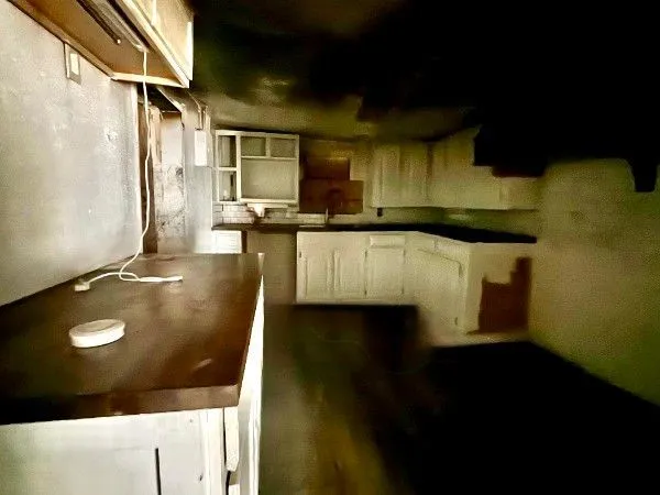 Single Family Residence For Sale in Tarrant County , 5512 Curzon Avenue, Fort Worth, Texas 76107, 3 Bedroom, 1 Bathroom, Garage spaces, 877 Sqft, built in 1947, mls#21411748, Real Estate Agent in Fort Worth, Homes For Sale in Tarrant county, Homes For Sale in Fort Worth, Realtor in Fort Worth Texas, Real Estate Brokerage Independent Realty Texas, Luminita Cordes Realtor