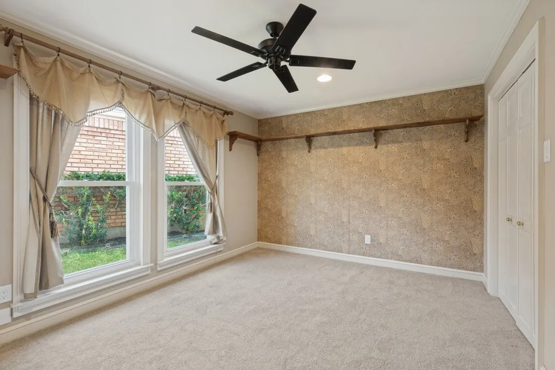 Single Family Residence For Sale in Tarrant County , 5821 Ridgerock Court, Fort Worth, Texas 76132, 2 Bedroom, 2 Bathroom, 2 Garage spaces, 1,768 Sqft, built in 1984, mls#21410928, Real Estate Agent in Fort Worth, Homes For Sale in Tarrant county, Homes For Sale in Fort Worth, Realtor in Fort Worth Texas, Real Estate Brokerage Independent Realty Texas, Luminita Cordes Realtor