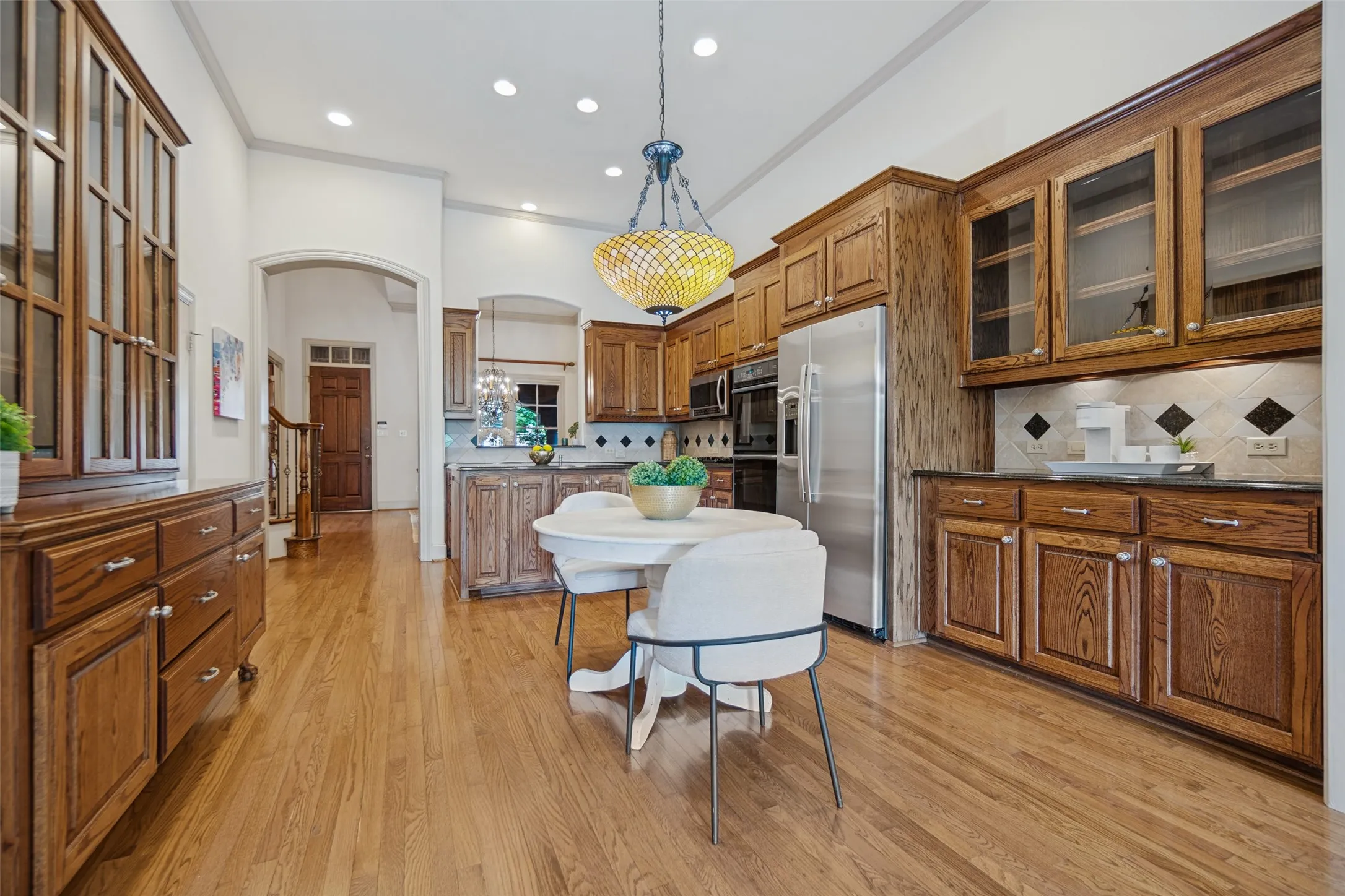 Kitchen and breakfast area