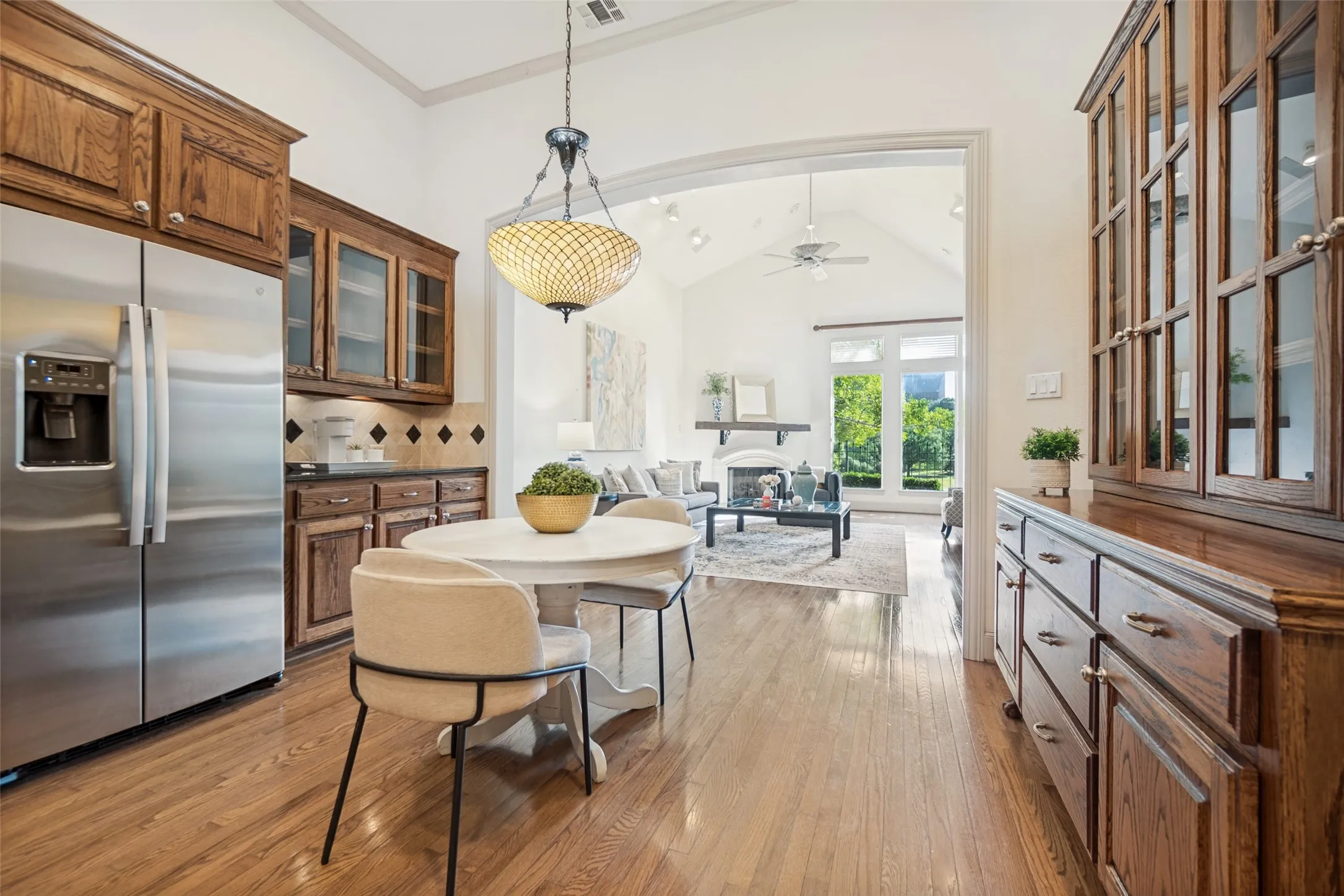 Kitchen with dine-in breakfast area