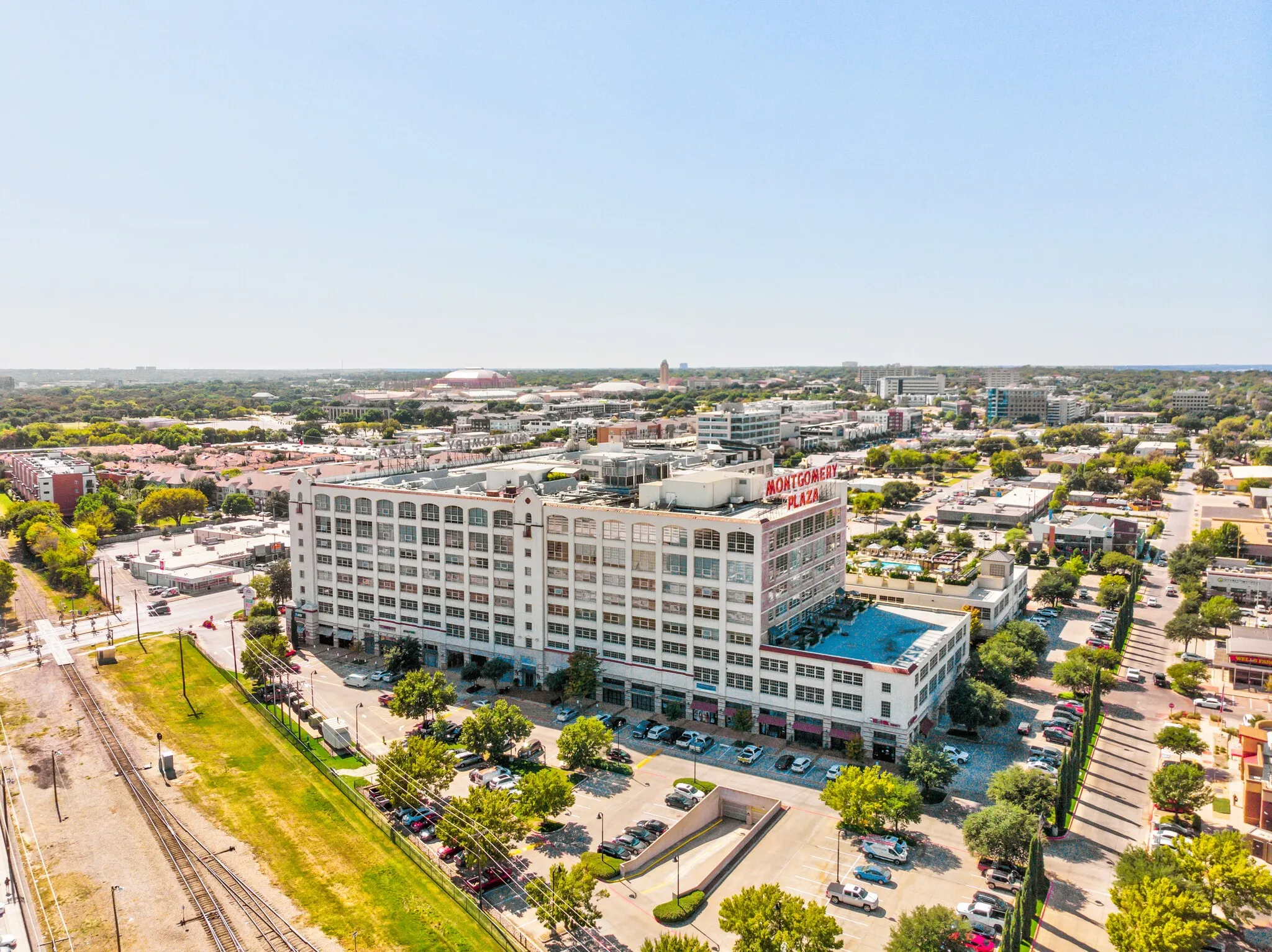 Condominium For Rent in Tarrant County , 2600 W 7th Street 1727, Fort Worth, Texas 76107, 2 Bedroom, 2 Bathroom, 2 Garage spaces, 1,263 Sqft, built in 1928, mls#21412222, Real Estate Agent in Fort Worth, Homes For Rent in Tarrant county, Homes For Rent in Fort Worth, Realtor in Fort Worth Texas, Real Estate Brokerage Independent Realty Texas, Luminita Cordes Realtor