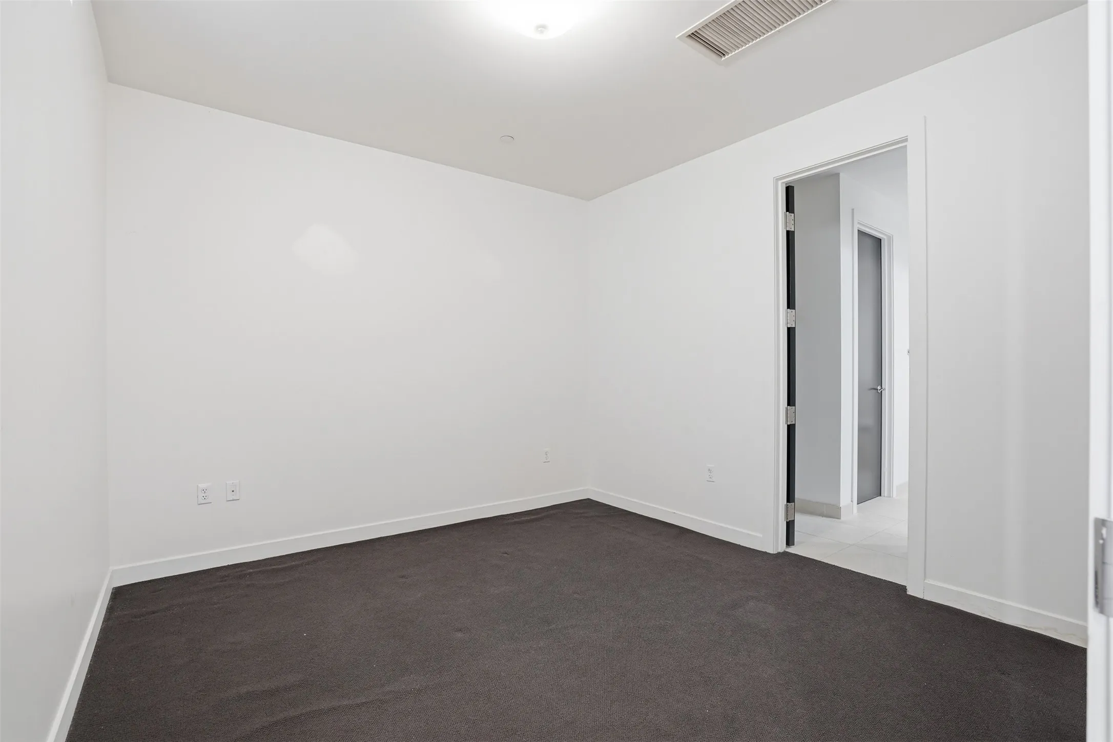 Condominium For Rent in Tarrant County , 2600 W 7th Street 1727, Fort Worth, Texas 76107, 2 Bedroom, 2 Bathroom, 2 Garage spaces, 1,263 Sqft, built in 1928, mls#21412222, Real Estate Agent in Fort Worth, Homes For Rent in Tarrant county, Homes For Rent in Fort Worth, Realtor in Fort Worth Texas, Real Estate Brokerage Independent Realty Texas, Luminita Cordes Realtor