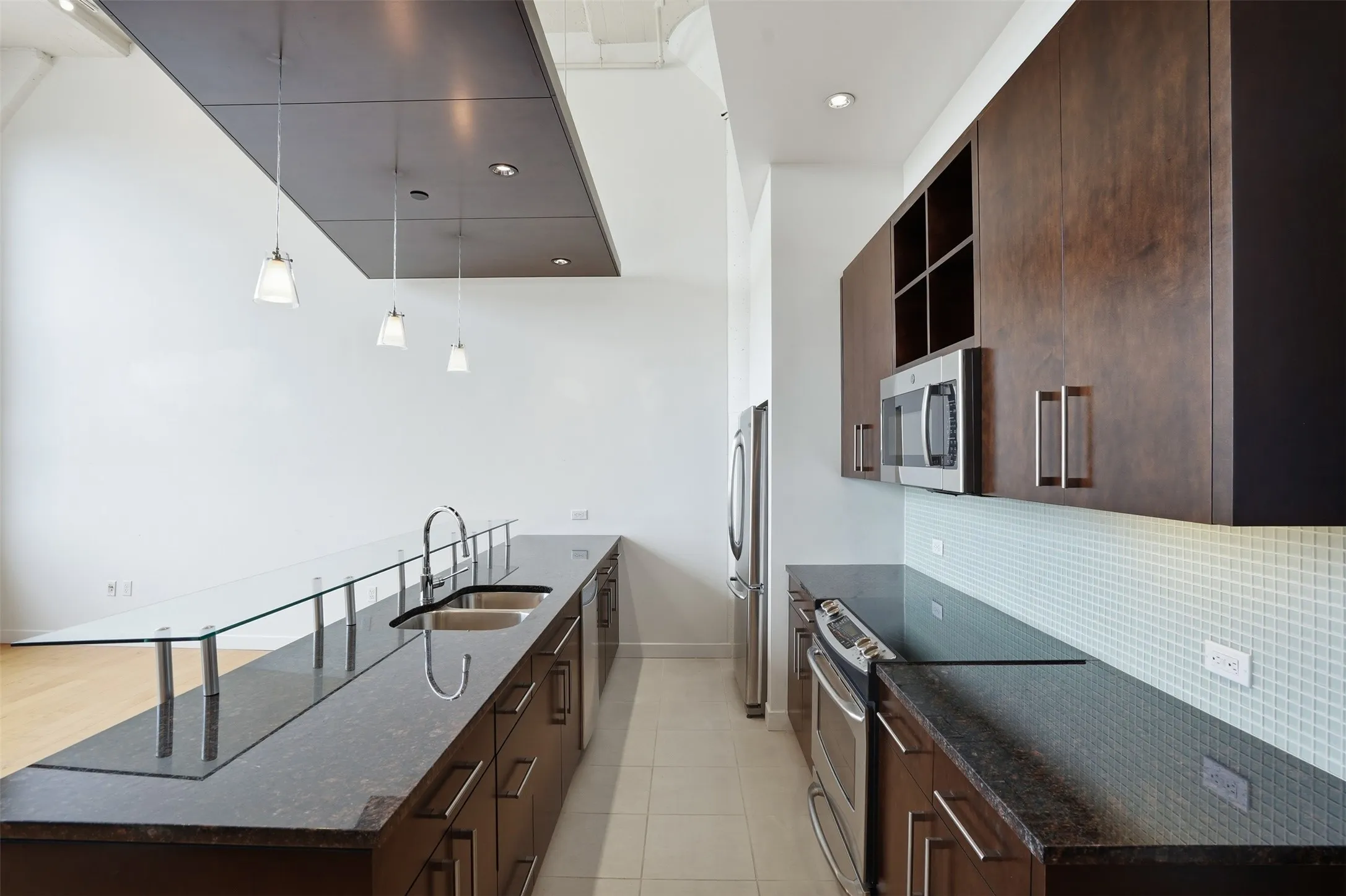 Condominium For Rent in Tarrant County , 2600 W 7th Street 1727, Fort Worth, Texas 76107, 2 Bedroom, 2 Bathroom, 2 Garage spaces, 1,263 Sqft, built in 1928, mls#21412222, Real Estate Agent in Fort Worth, Homes For Rent in Tarrant county, Homes For Rent in Fort Worth, Realtor in Fort Worth Texas, Real Estate Brokerage Independent Realty Texas, Luminita Cordes Realtor