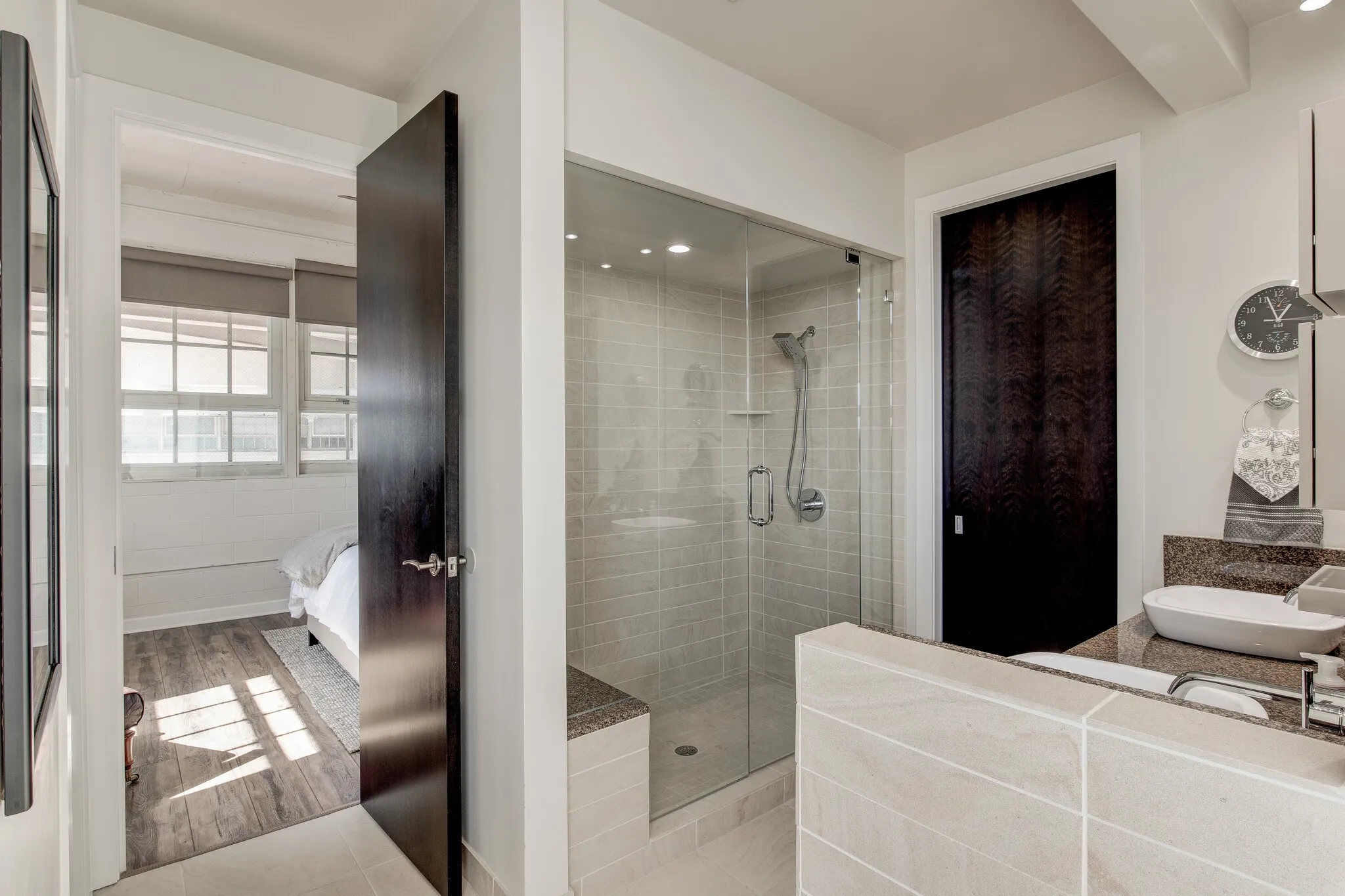 Condominium For Rent in Tarrant County , 2600 W 7th Street 1727, Fort Worth, Texas 76107, 2 Bedroom, 2 Bathroom, 2 Garage spaces, 1,263 Sqft, built in 1928, mls#21412222, Real Estate Agent in Fort Worth, Homes For Rent in Tarrant county, Homes For Rent in Fort Worth, Realtor in Fort Worth Texas, Real Estate Brokerage Independent Realty Texas, Luminita Cordes Realtor