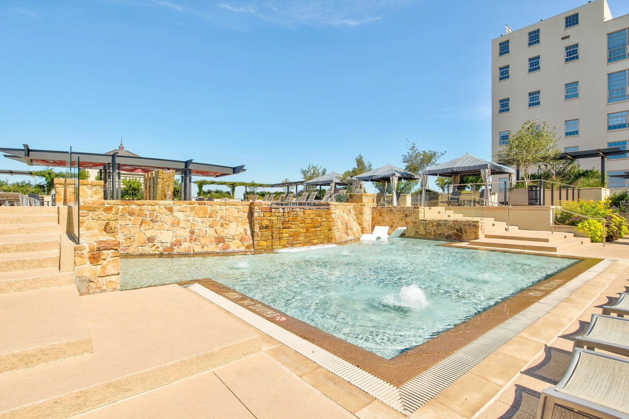 Condominium For Rent in Tarrant County , 2600 W 7th Street 1727, Fort Worth, Texas 76107, 2 Bedroom, 2 Bathroom, 2 Garage spaces, 1,263 Sqft, built in 1928, mls#21412222, Real Estate Agent in Fort Worth, Homes For Rent in Tarrant county, Homes For Rent in Fort Worth, Realtor in Fort Worth Texas, Real Estate Brokerage Independent Realty Texas, Luminita Cordes Realtor