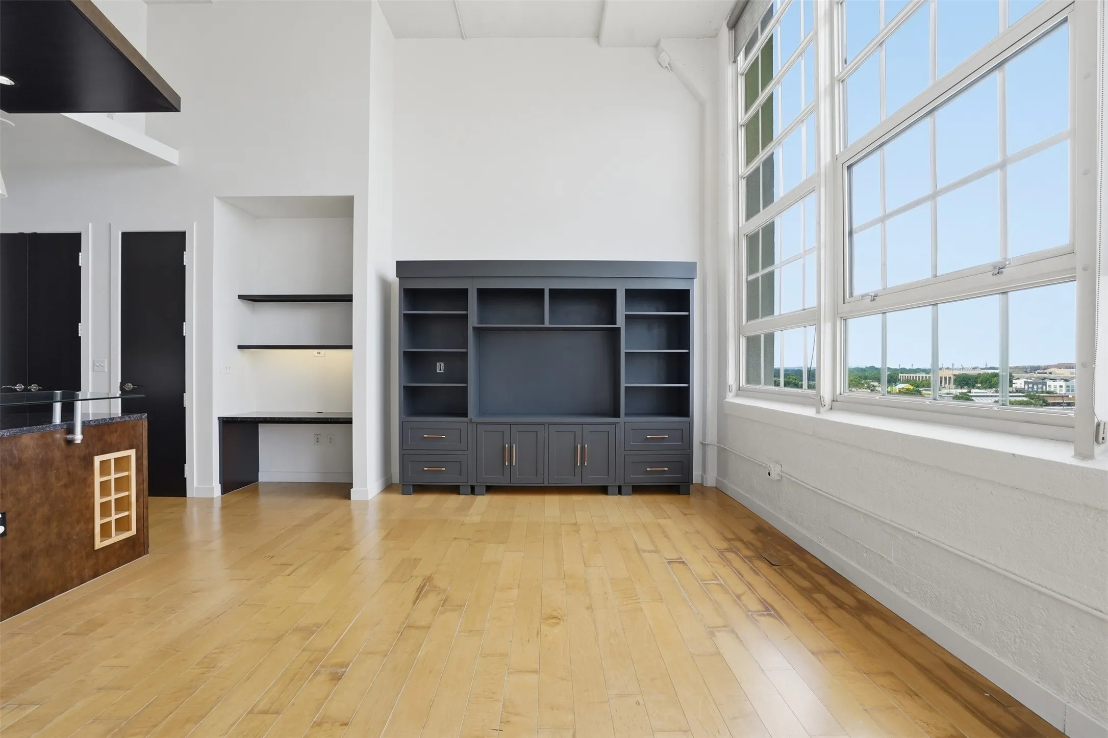 Condominium For Rent in Tarrant County , 2600 W 7th Street 1727, Fort Worth, Texas 76107, 2 Bedroom, 2 Bathroom, 2 Garage spaces, 1,263 Sqft, built in 1928, mls#21412222, Real Estate Agent in Fort Worth, Homes For Rent in Tarrant county, Homes For Rent in Fort Worth, Realtor in Fort Worth Texas, Real Estate Brokerage Independent Realty Texas, Luminita Cordes Realtor
