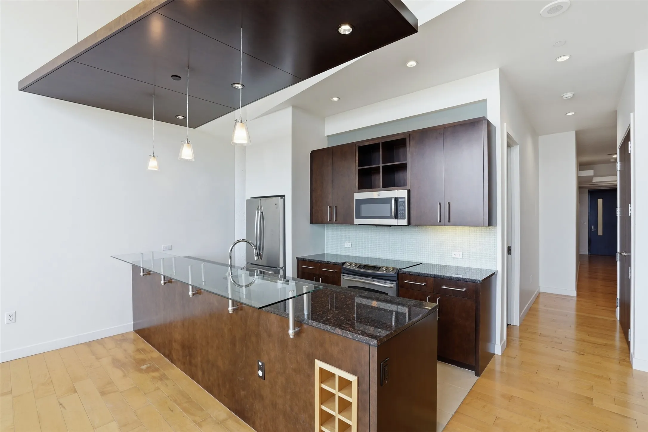 Condominium For Rent in Tarrant County , 2600 W 7th Street 1727, Fort Worth, Texas 76107, 2 Bedroom, 2 Bathroom, 2 Garage spaces, 1,263 Sqft, built in 1928, mls#21412222, Real Estate Agent in Fort Worth, Homes For Rent in Tarrant county, Homes For Rent in Fort Worth, Realtor in Fort Worth Texas, Real Estate Brokerage Independent Realty Texas, Luminita Cordes Realtor