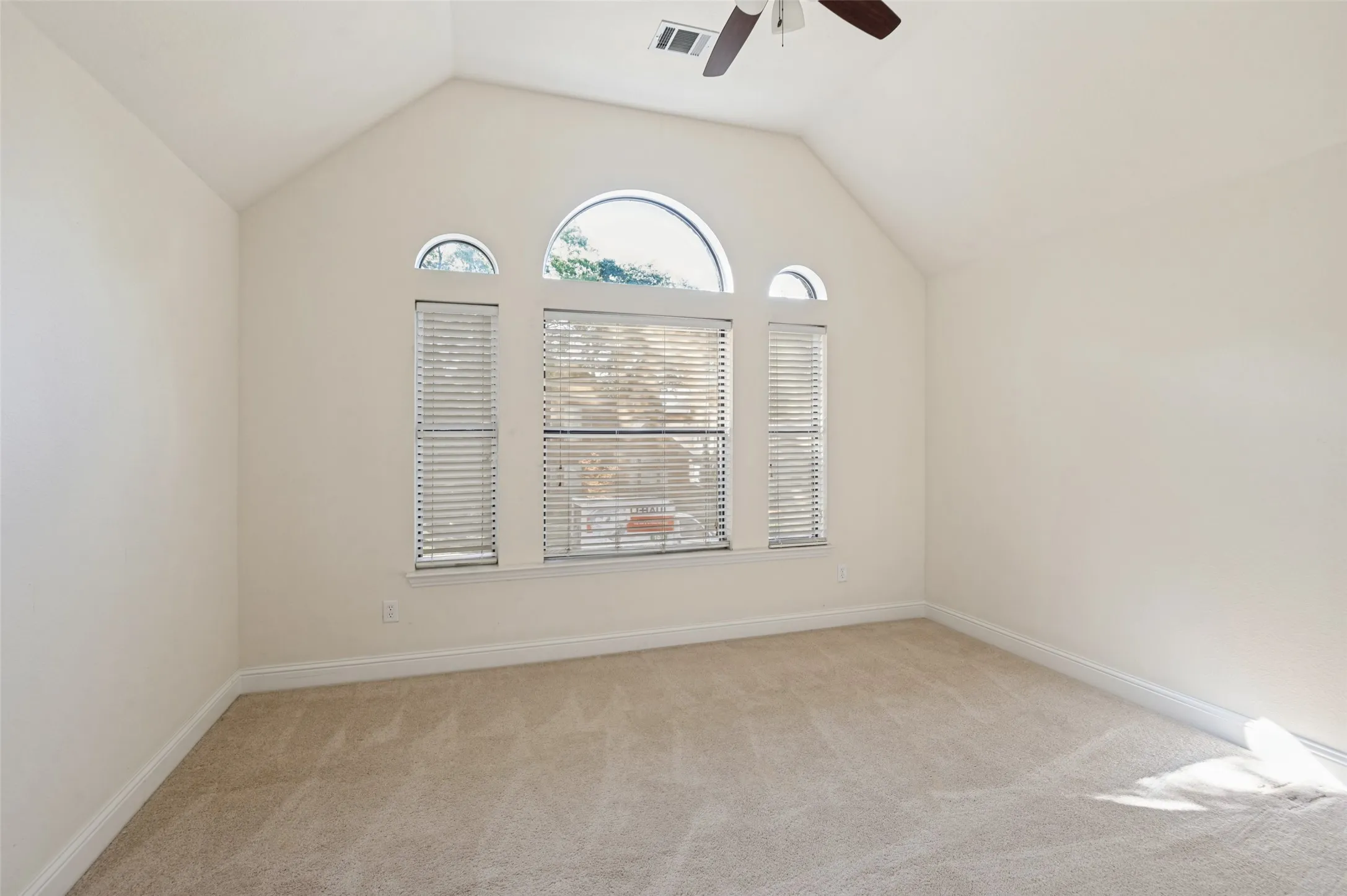 Single Family Residence For Sale in Dallas County , 854 Chalfont Place, Coppell, Texas 75019, 4 Bedroom, 3 Bathroom, 2 Garage spaces, 2,882 Sqft, built in 1991, mls#21412225, Real Estate Agent in Coppell, Homes For Sale in Dallas county, Homes For Sale in Coppell, Realtor in Coppell Texas, Real Estate Brokerage Independent Realty Texas, Luminita Cordes Realtor