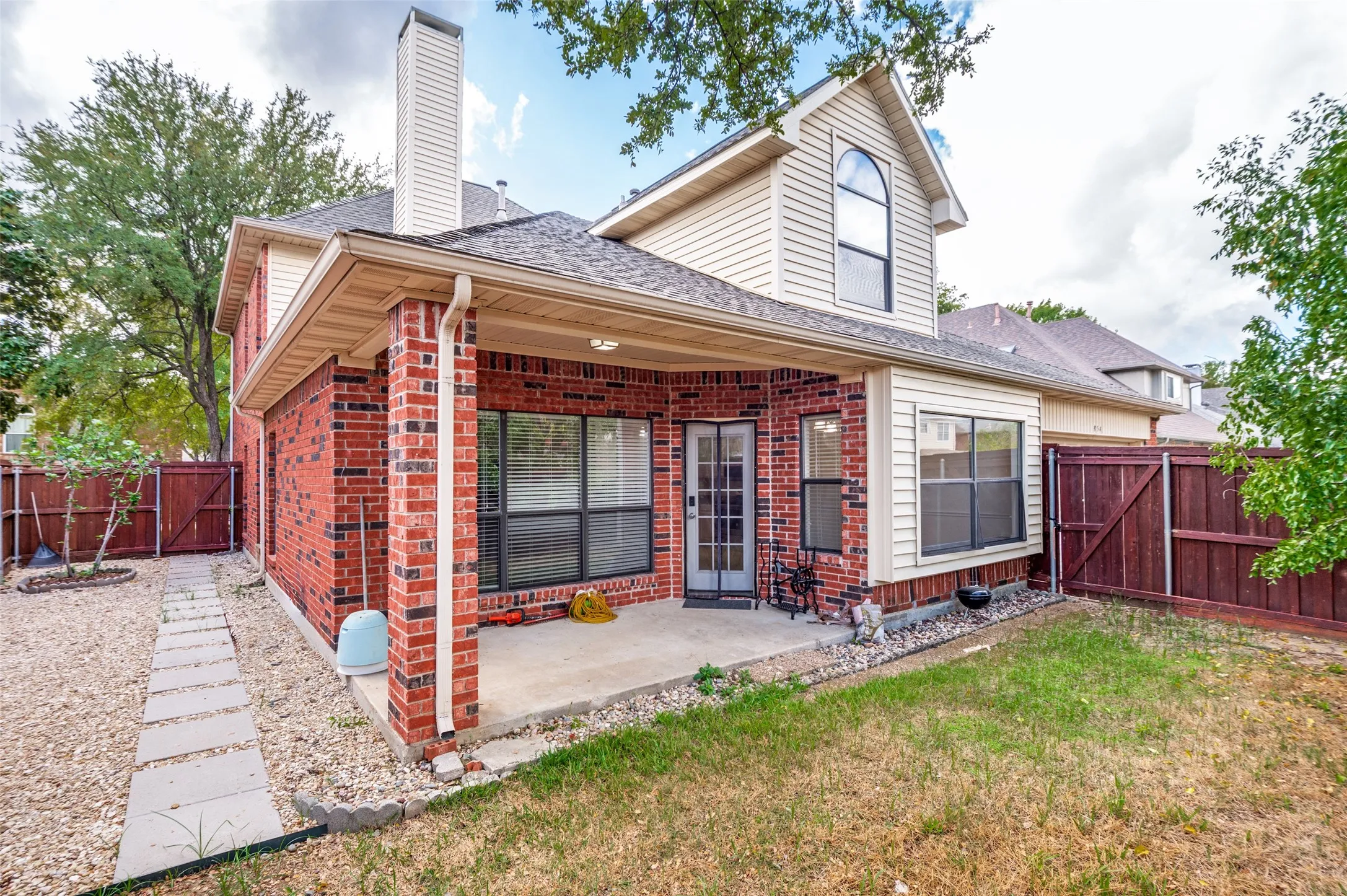 Single Family Residence For Sale in Dallas County , 854 Chalfont Place, Coppell, Texas 75019, 4 Bedroom, 3 Bathroom, 2 Garage spaces, 2,882 Sqft, built in 1991, mls#21412225, Real Estate Agent in Coppell, Homes For Sale in Dallas county, Homes For Sale in Coppell, Realtor in Coppell Texas, Real Estate Brokerage Independent Realty Texas, Luminita Cordes Realtor