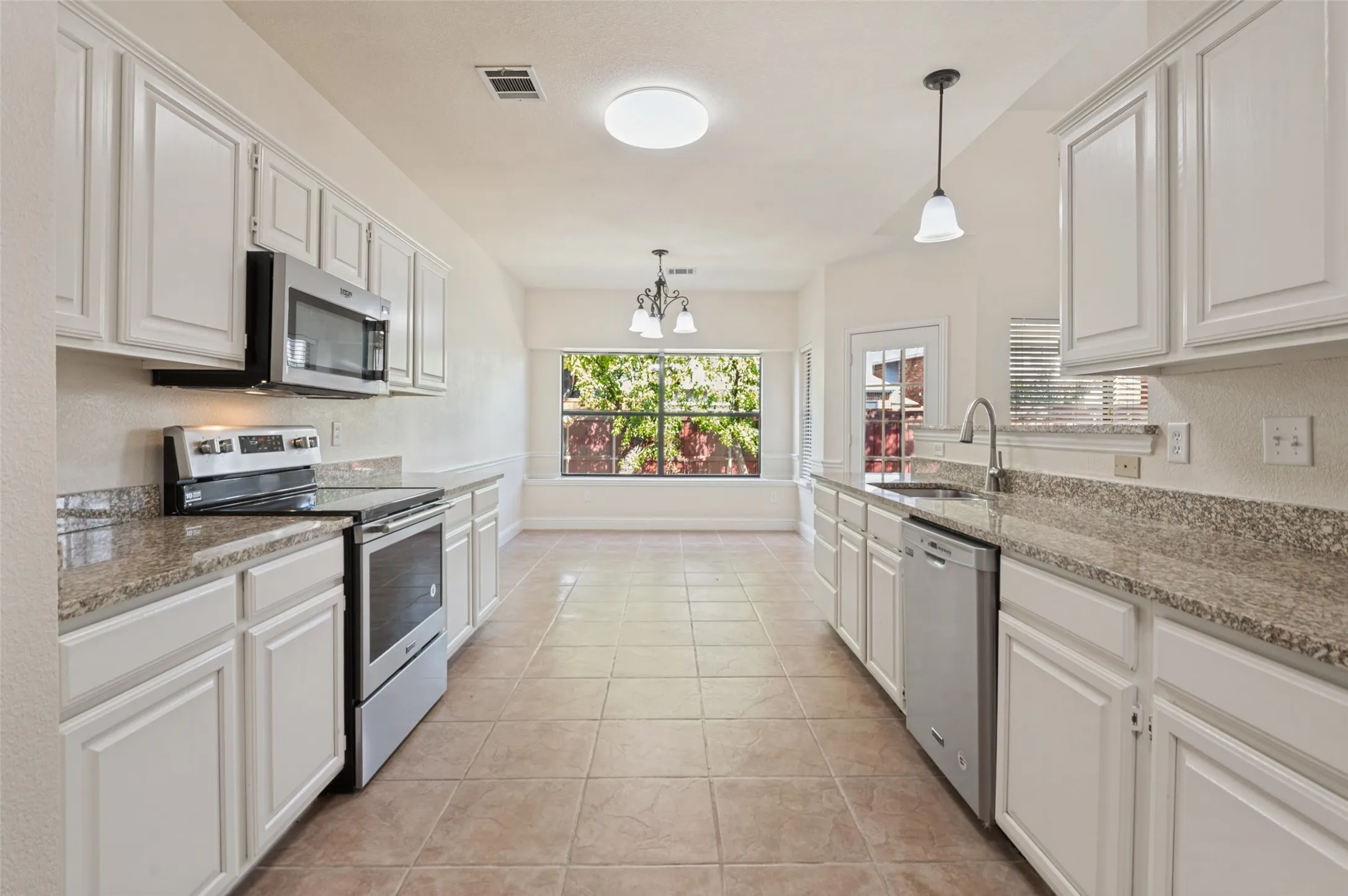 Single Family Residence For Sale in Dallas County , 854 Chalfont Place, Coppell, Texas 75019, 4 Bedroom, 3 Bathroom, 2 Garage spaces, 2,882 Sqft, built in 1991, mls#21412225, Real Estate Agent in Coppell, Homes For Sale in Dallas county, Homes For Sale in Coppell, Realtor in Coppell Texas, Real Estate Brokerage Independent Realty Texas, Luminita Cordes Realtor