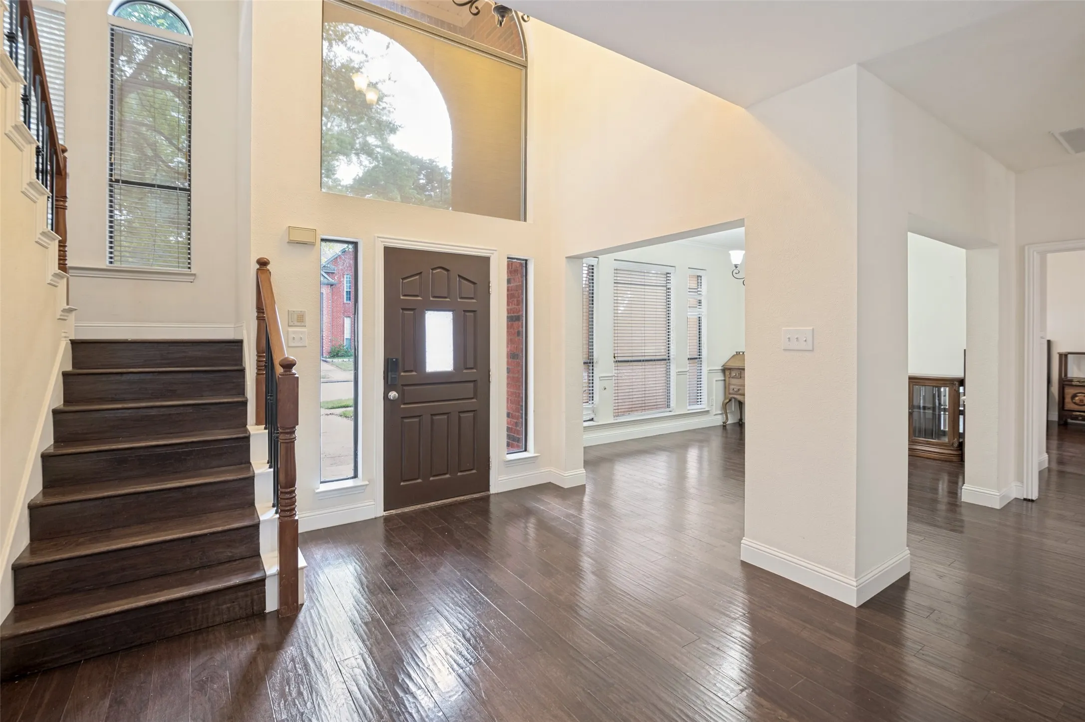 Single Family Residence For Sale in Dallas County , 854 Chalfont Place, Coppell, Texas 75019, 4 Bedroom, 3 Bathroom, 2 Garage spaces, 2,882 Sqft, built in 1991, mls#21412225, Real Estate Agent in Coppell, Homes For Sale in Dallas county, Homes For Sale in Coppell, Realtor in Coppell Texas, Real Estate Brokerage Independent Realty Texas, Luminita Cordes Realtor