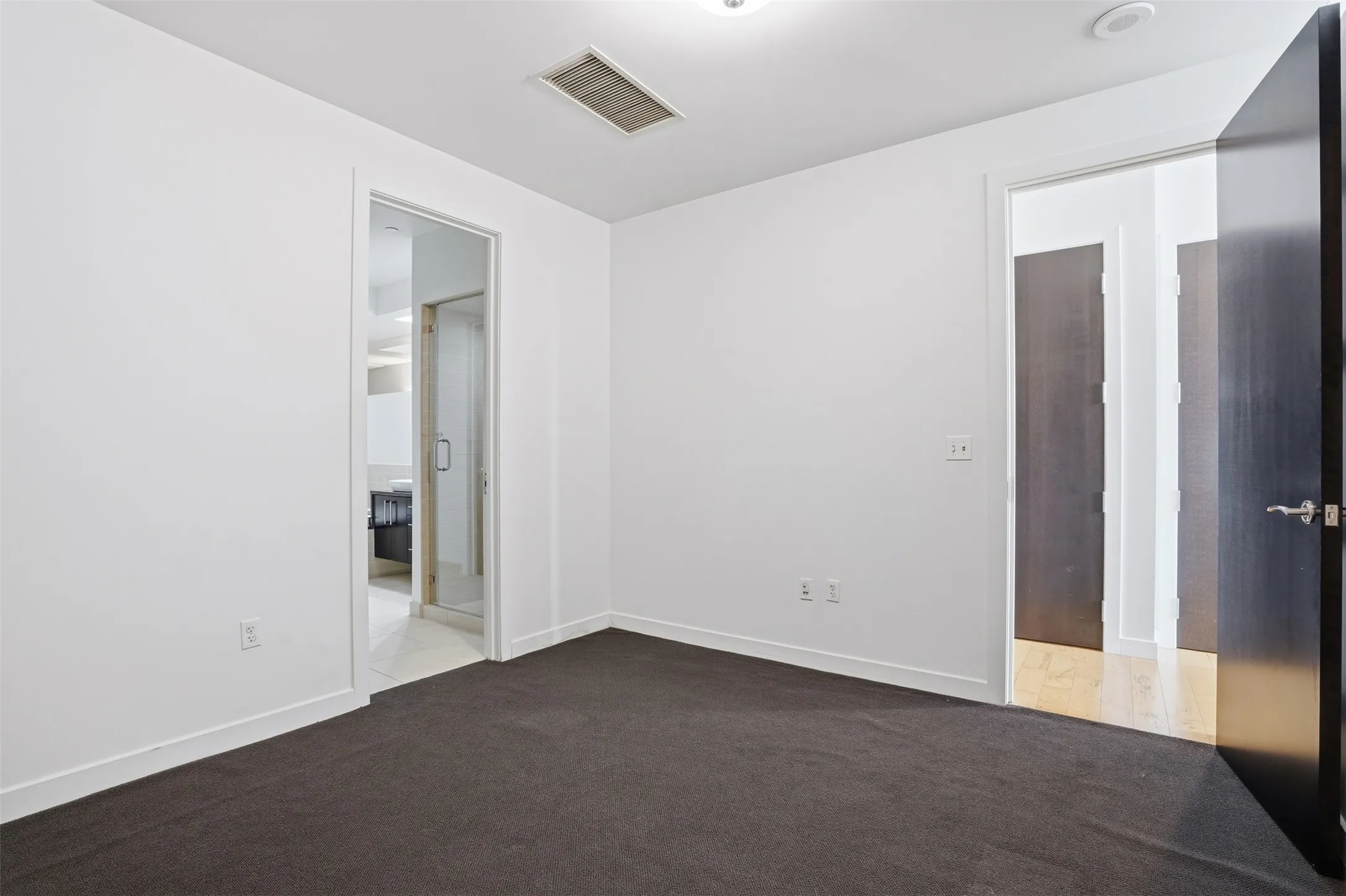 Condominium For Sale in Tarrant County , 2600 W 7th Street 1727, Fort Worth, Texas 76107, 2 Bedroom, 2 Bathroom, 2 Garage spaces, 1,263 Sqft, built in 1928, mls#21412227, Real Estate Agent in Fort Worth, Homes For Sale in Tarrant county, Homes For Sale in Fort Worth, Realtor in Fort Worth Texas, Real Estate Brokerage Independent Realty Texas, Luminita Cordes Realtor