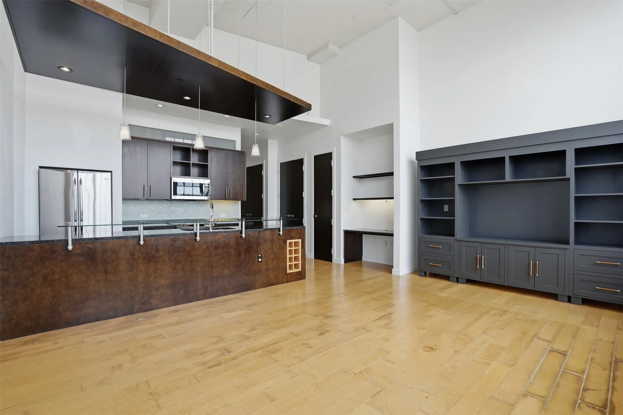 Condominium For Sale in Tarrant County , 2600 W 7th Street 1727, Fort Worth, Texas 76107, 2 Bedroom, 2 Bathroom, 2 Garage spaces, 1,263 Sqft, built in 1928, mls#21412227, Real Estate Agent in Fort Worth, Homes For Sale in Tarrant county, Homes For Sale in Fort Worth, Realtor in Fort Worth Texas, Real Estate Brokerage Independent Realty Texas, Luminita Cordes Realtor