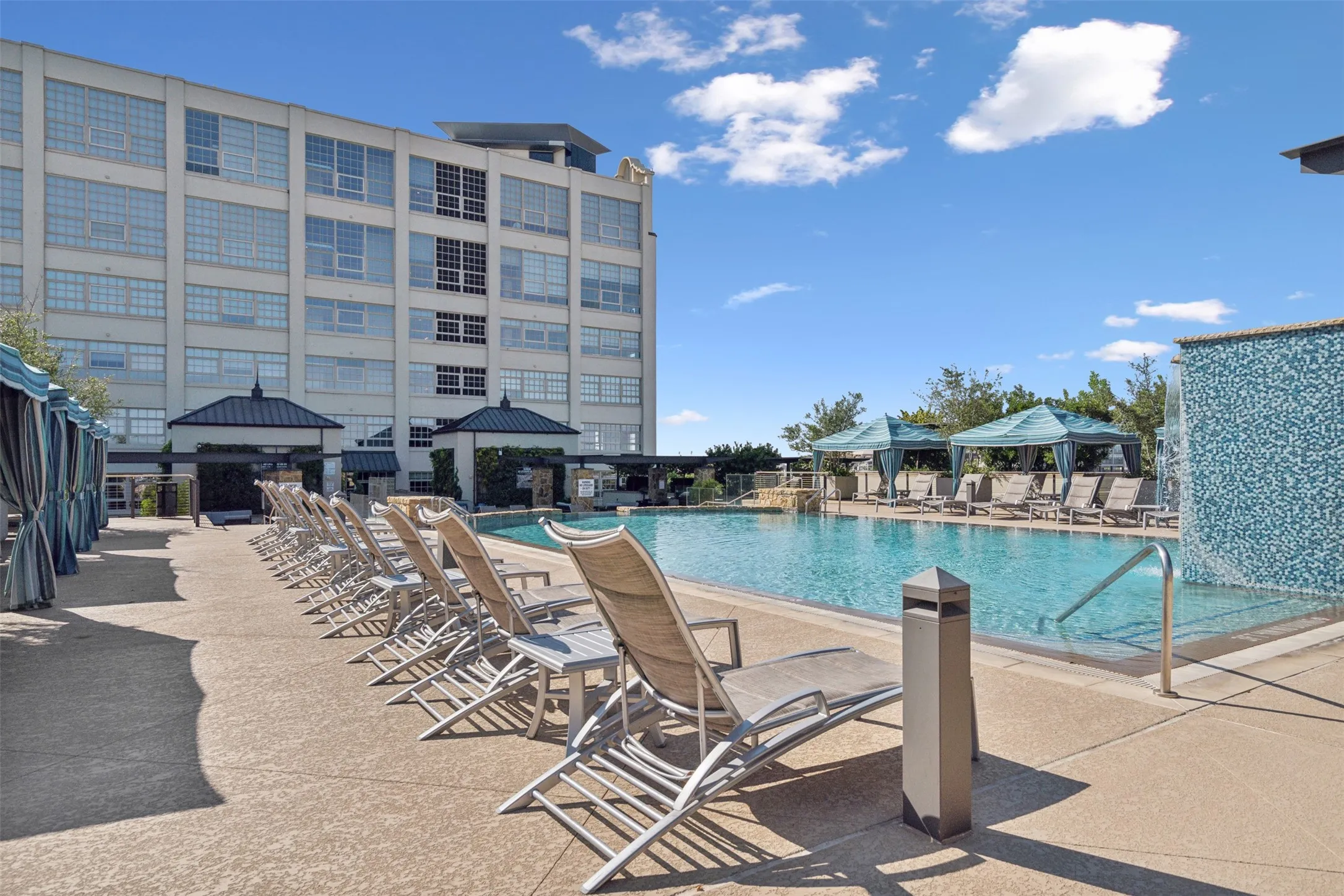 Condominium For Sale in Tarrant County , 2600 W 7th Street 1727, Fort Worth, Texas 76107, 2 Bedroom, 2 Bathroom, 2 Garage spaces, 1,263 Sqft, built in 1928, mls#21412227, Real Estate Agent in Fort Worth, Homes For Sale in Tarrant county, Homes For Sale in Fort Worth, Realtor in Fort Worth Texas, Real Estate Brokerage Independent Realty Texas, Luminita Cordes Realtor