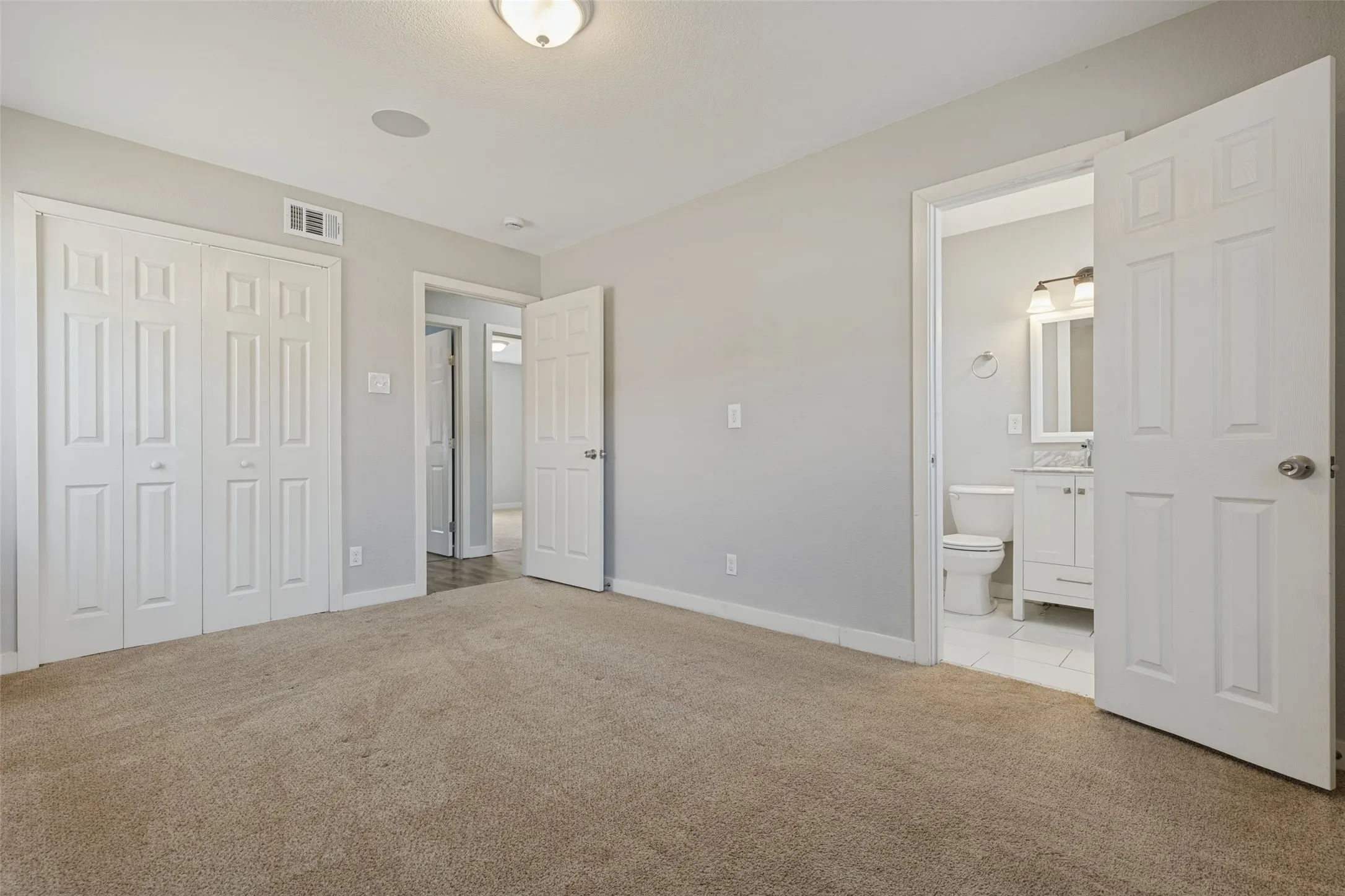 Single Family Residence For Sale in Dallas County , 8926 Clearwater Drive, Dallas, Texas 75243, 3 Bedroom, 2 Bathroom, 1 Garage spaces, 1,135 Sqft, built in 1958, mls#21407177, Real Estate Agent in Dallas, Homes For Sale in Dallas county, Homes For Sale in Dallas, Realtor in Dallas Texas, Real Estate Brokerage Independent Realty Texas, Luminita Cordes Realtor
