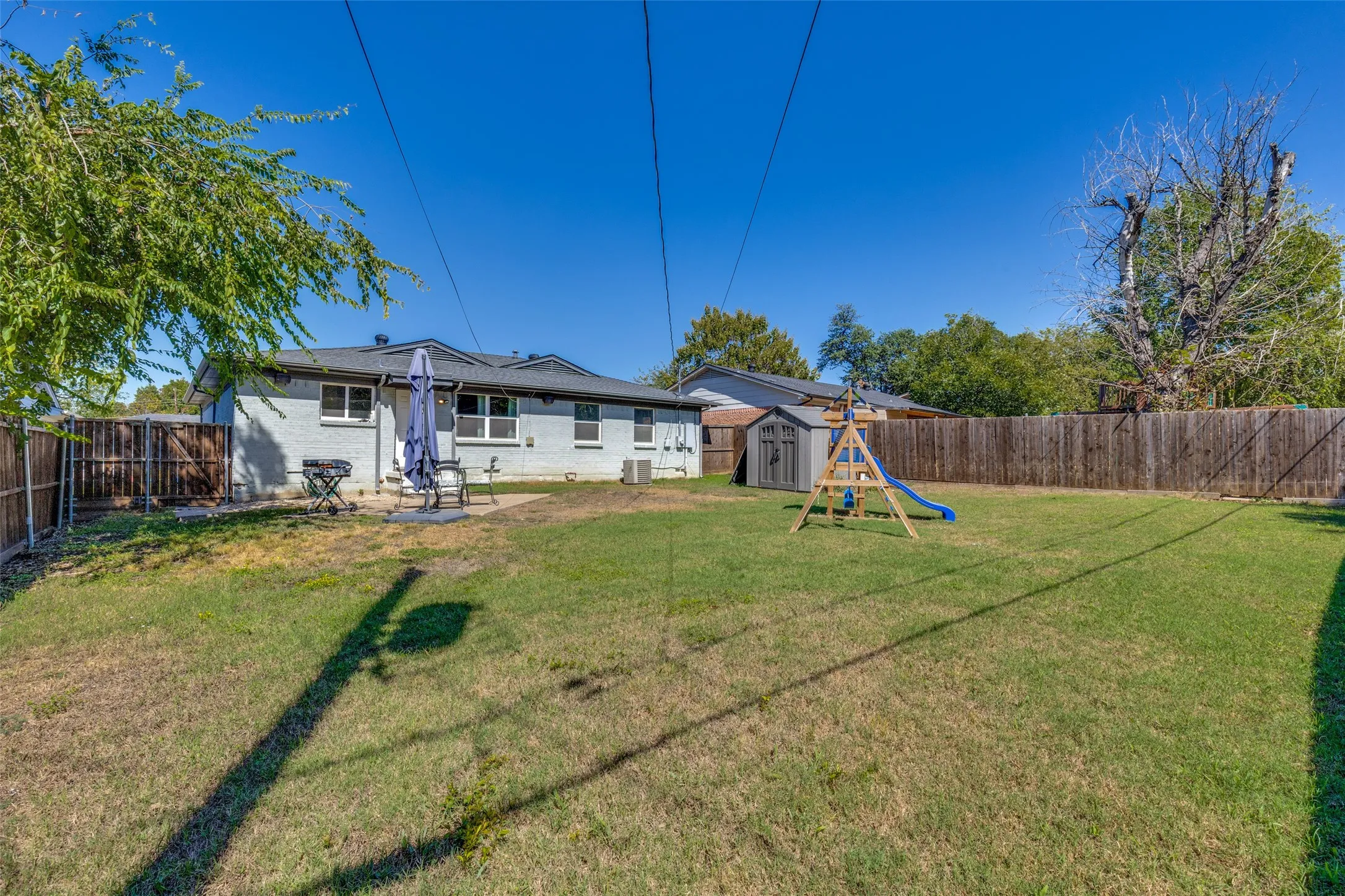 Single Family Residence For Sale in Dallas County , 8926 Clearwater Drive, Dallas, Texas 75243, 3 Bedroom, 2 Bathroom, 1 Garage spaces, 1,135 Sqft, built in 1958, mls#21407177, Real Estate Agent in Dallas, Homes For Sale in Dallas county, Homes For Sale in Dallas, Realtor in Dallas Texas, Real Estate Brokerage Independent Realty Texas, Luminita Cordes Realtor