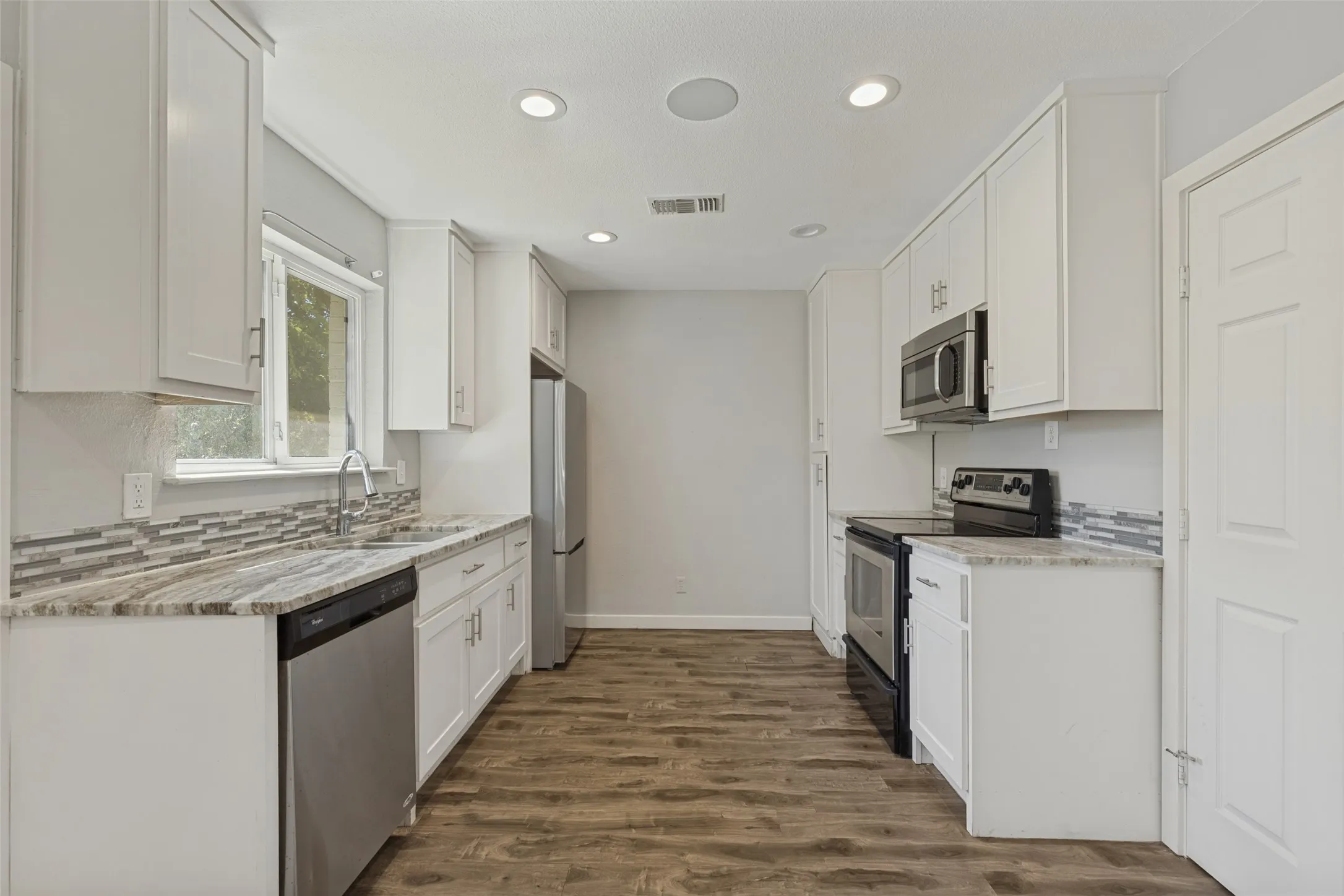 Single Family Residence For Sale in Dallas County , 8926 Clearwater Drive, Dallas, Texas 75243, 3 Bedroom, 2 Bathroom, 1 Garage spaces, 1,135 Sqft, built in 1958, mls#21407177, Real Estate Agent in Dallas, Homes For Sale in Dallas county, Homes For Sale in Dallas, Realtor in Dallas Texas, Real Estate Brokerage Independent Realty Texas, Luminita Cordes Realtor
