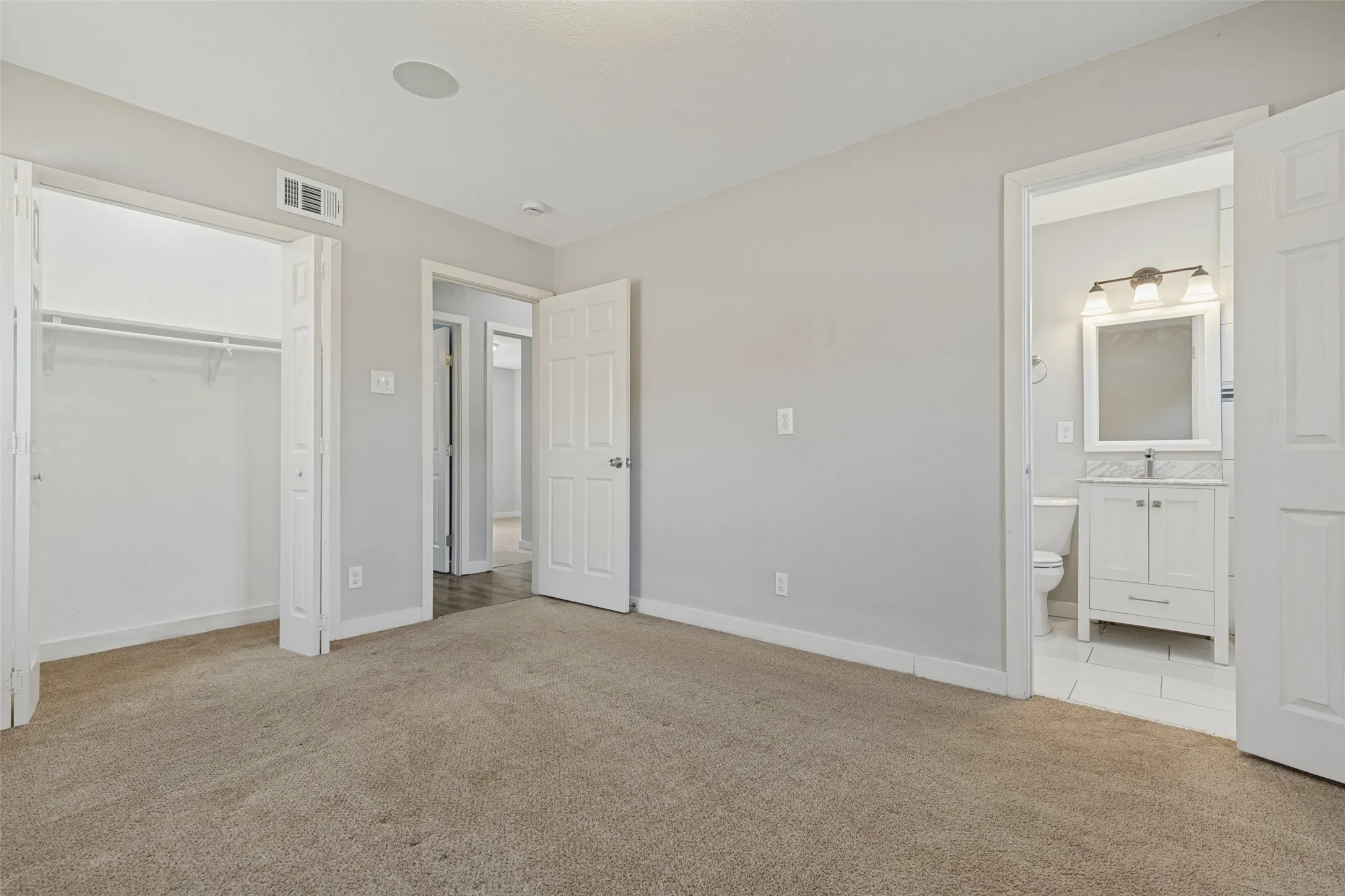 Single Family Residence For Sale in Dallas County , 8926 Clearwater Drive, Dallas, Texas 75243, 3 Bedroom, 2 Bathroom, 1 Garage spaces, 1,135 Sqft, built in 1958, mls#21407177, Real Estate Agent in Dallas, Homes For Sale in Dallas county, Homes For Sale in Dallas, Realtor in Dallas Texas, Real Estate Brokerage Independent Realty Texas, Luminita Cordes Realtor