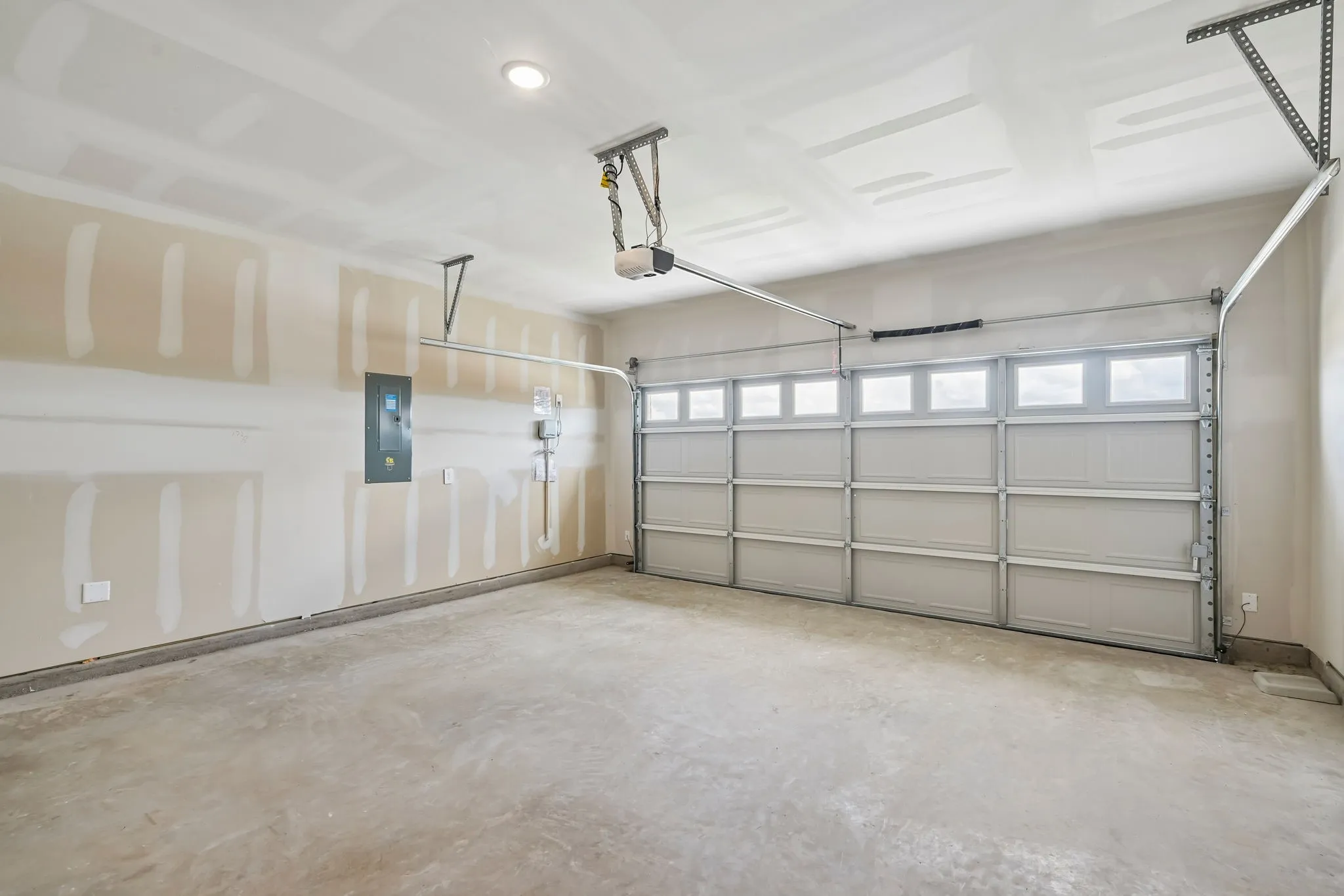 Photo is not of the actual home, but is an inspirational photo of builder’s model home and may depict options, furnishings, and/or decorator features that are not included.