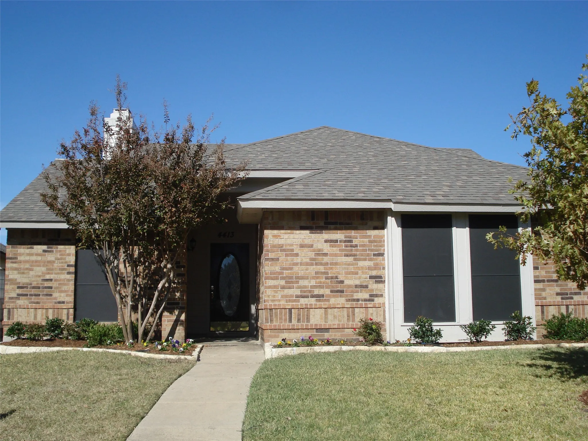 Single Family Residence For Rent