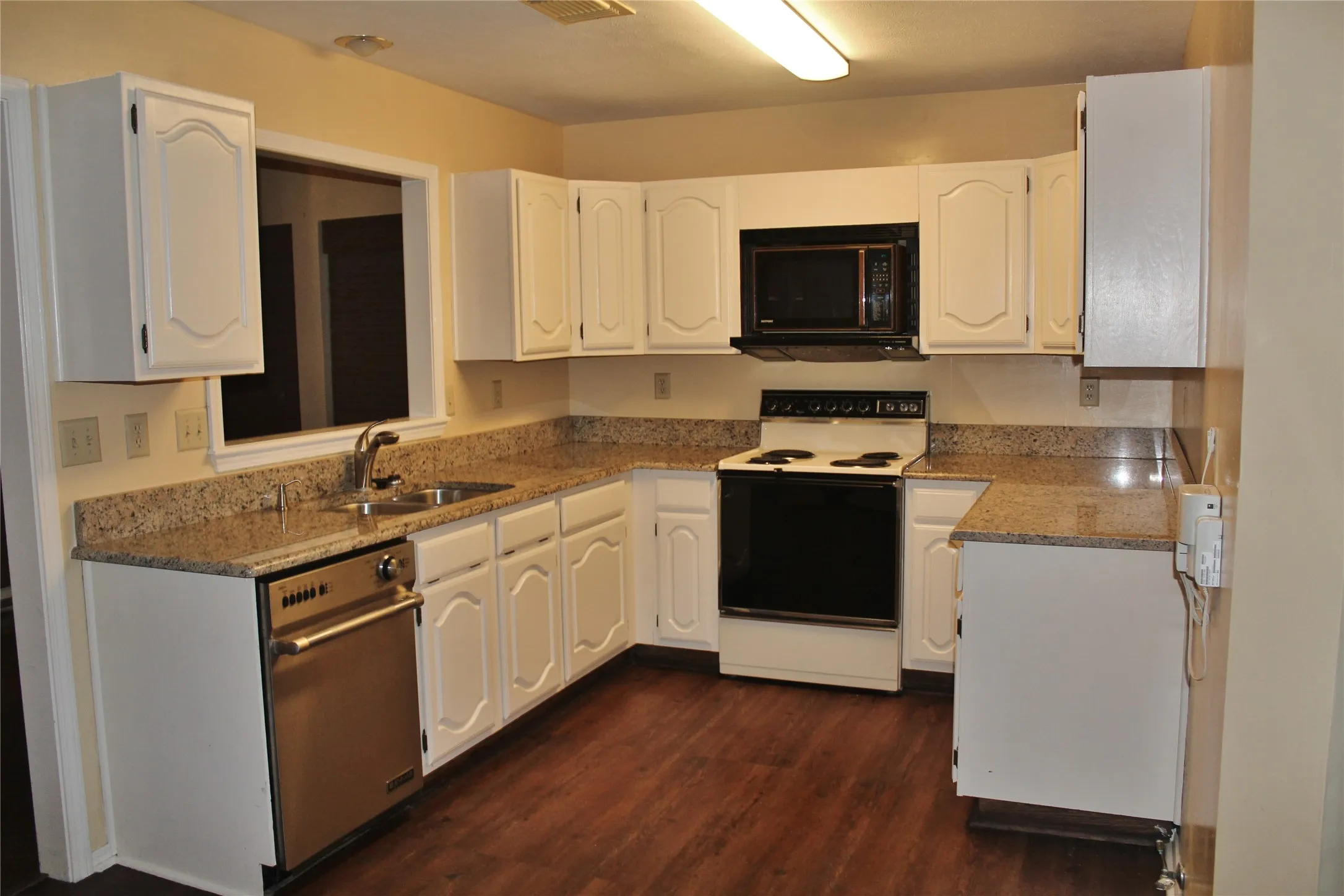 Single Family Residence For Rent in Collin County , 4413 Odessa Drive, Plano, Texas 75093, 3 Bedroom, 2 Bathroom, 2 Garage spaces, 1,444 Sqft, built in 1984, mls#21412212, Real Estate Agent in Plano, Homes For Rent in Collin county, Homes For Rent in Plano, Realtor in Plano Texas, Real Estate Brokerage Independent Realty Texas, Luminita Cordes Realtor