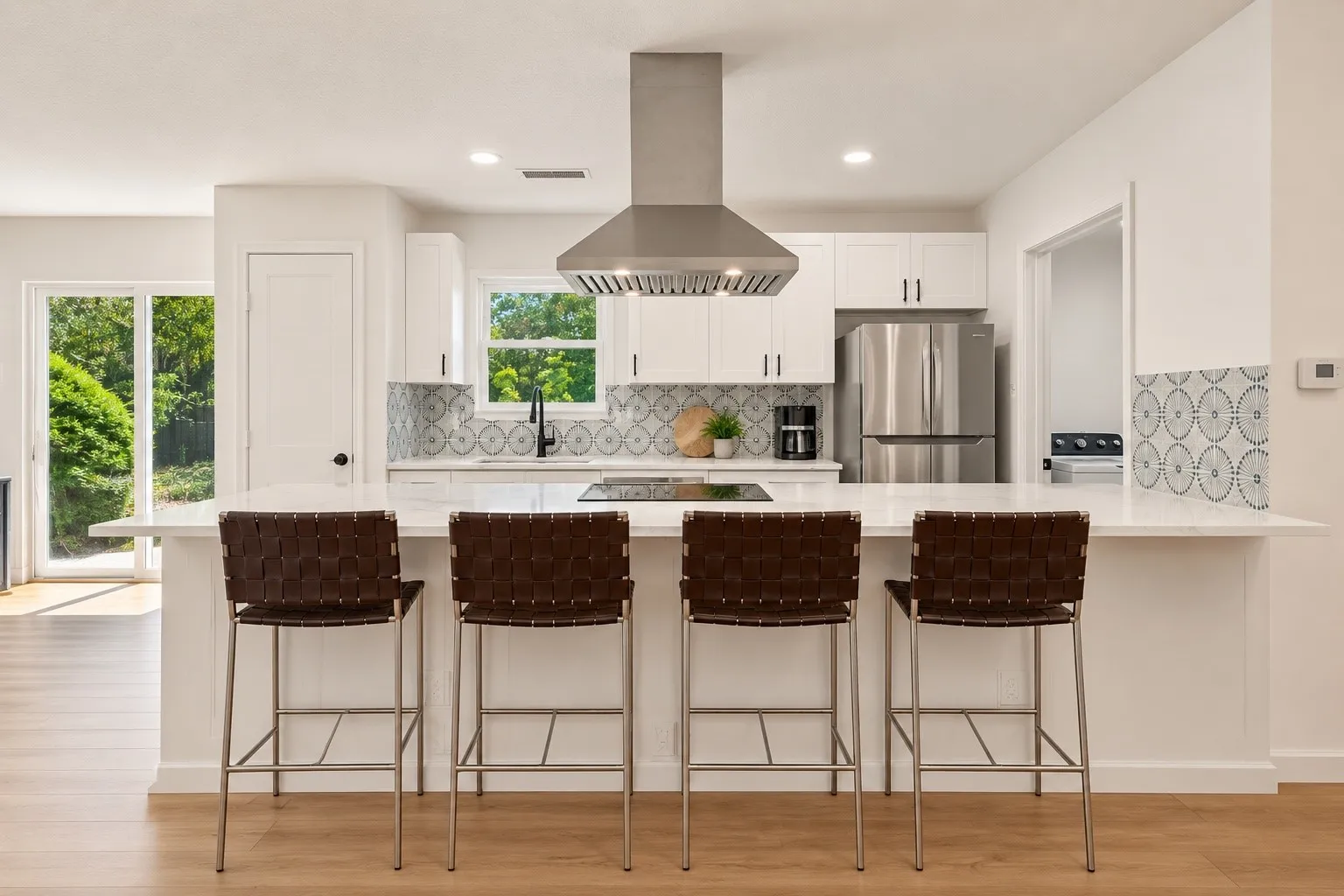 Single Family Residence For Sale in Dallas County , 2620 Avenida Loop, Irving, Texas 75062, 3 Bedroom, 2 Bathroom, 2 Garage spaces, 1,836 Sqft, built in 1967, mls#21405000, Real Estate Agent in Irving, Homes For Sale in Dallas county, Homes For Sale in Irving, Realtor in Irving Texas, Real Estate Brokerage Independent Realty Texas, Luminita Cordes Realtor