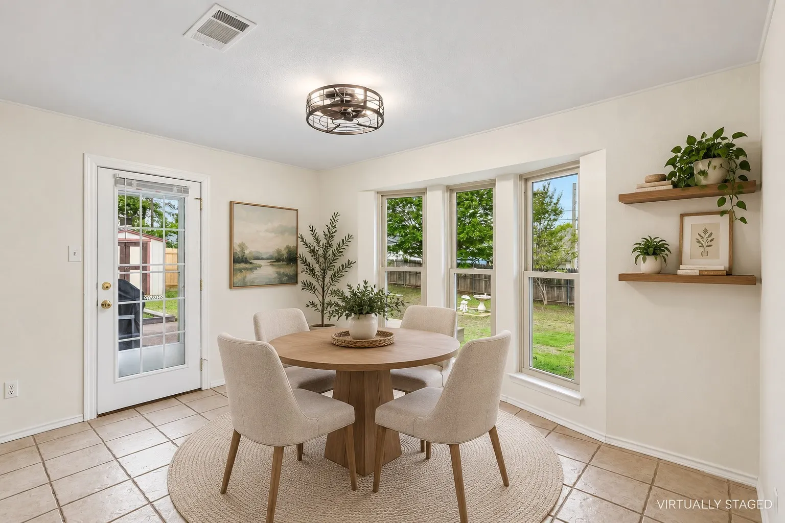 Dining - virtually staged