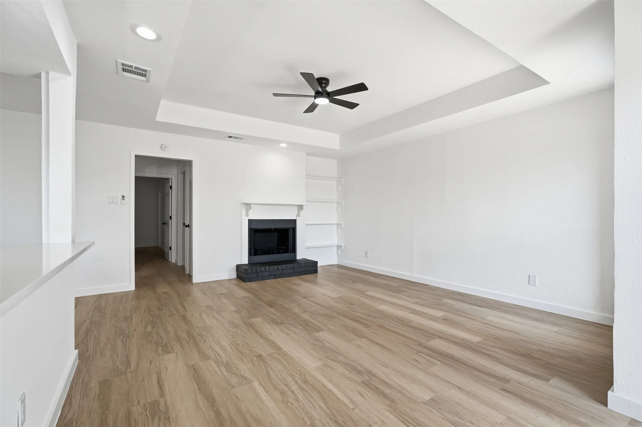 Single Family Residence For Sale in Tarrant County , 5709 Ranchogrande Drive, Arlington, Texas 76017, 3 Bedroom, 1 Bathroom, 1 Garage spaces, 1,214 Sqft, built in 1984, mls#21412274, Real Estate Agent in Arlington, Homes For Sale in Tarrant county, Homes For Sale in Arlington, Realtor in Arlington Texas, Real Estate Brokerage Independent Realty Texas, Luminita Cordes Realtor